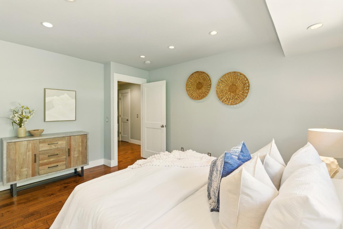 Detail Gallery Image 23 of 48 For 1209 Blackberry Ter, Sunnyvale,  CA 94087 - 2 Beds | 2 Baths