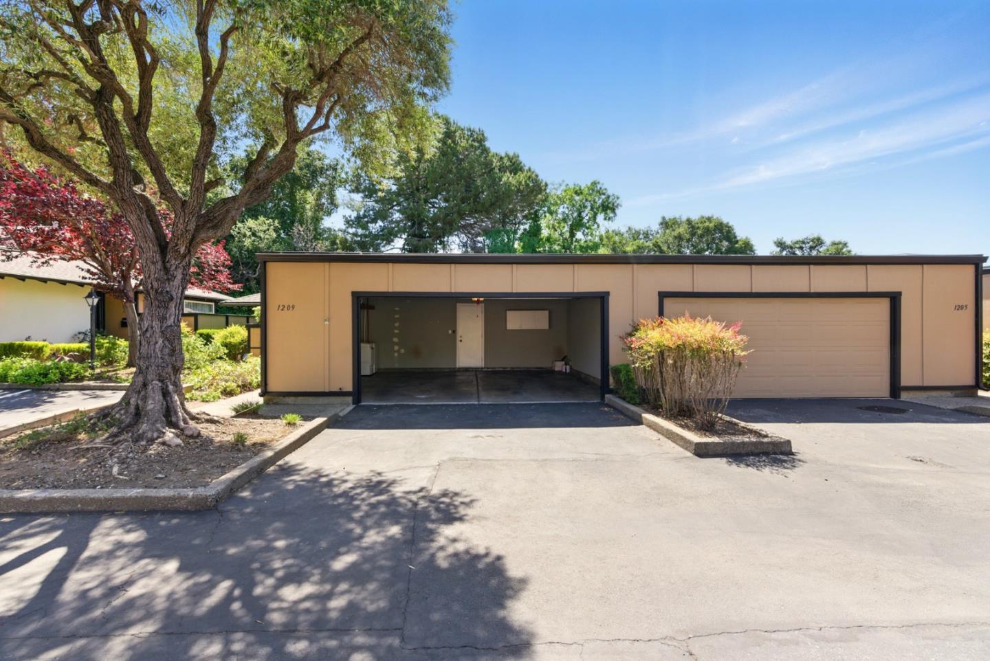 Detail Gallery Image 29 of 48 For 1209 Blackberry Ter, Sunnyvale,  CA 94087 - 2 Beds | 2 Baths