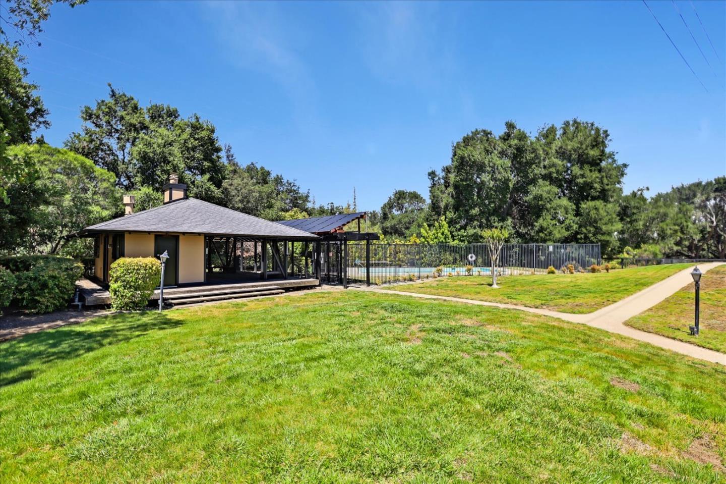 Detail Gallery Image 36 of 48 For 1209 Blackberry Ter, Sunnyvale,  CA 94087 - 2 Beds | 2 Baths