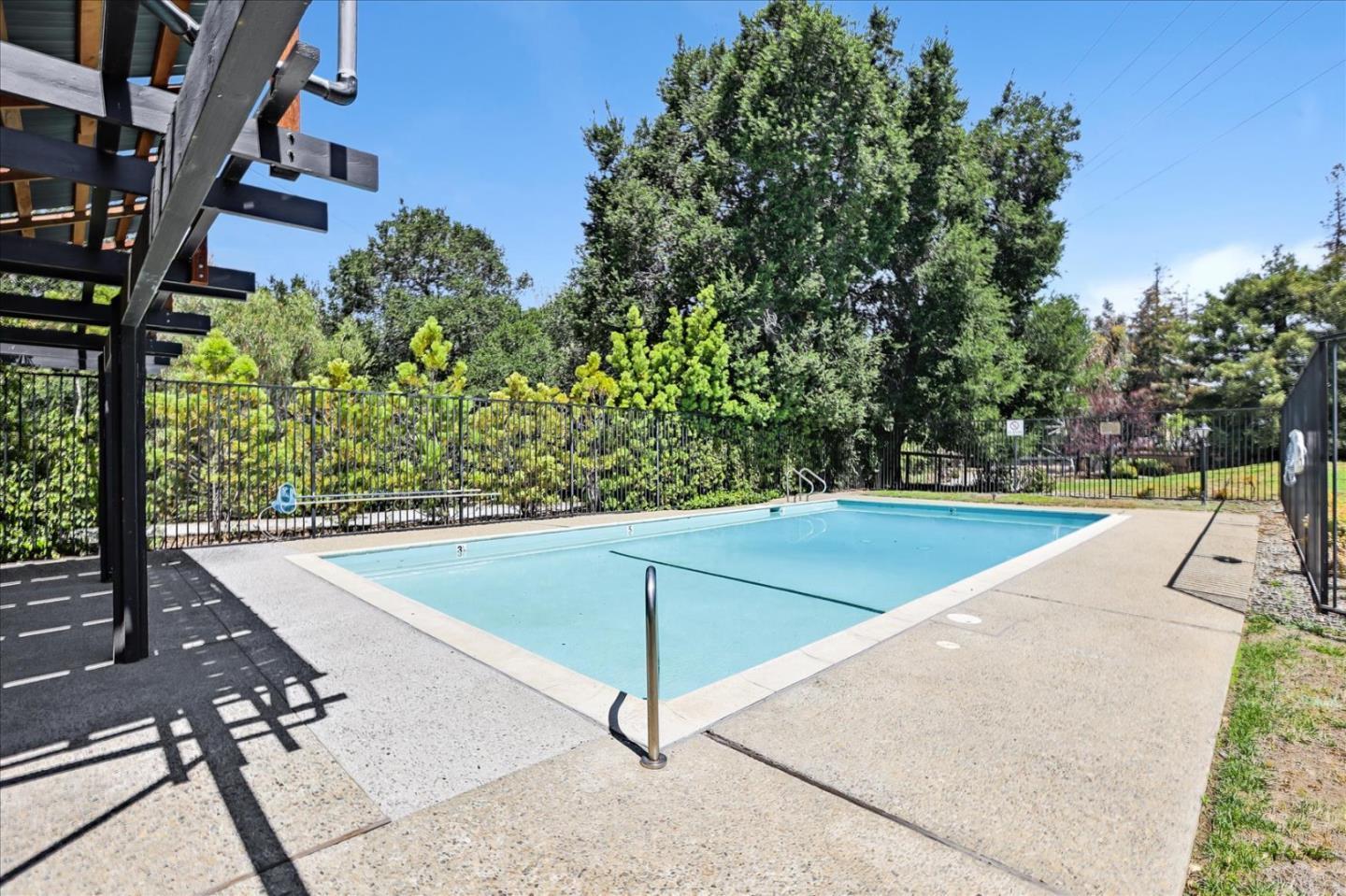 Detail Gallery Image 39 of 48 For 1209 Blackberry Ter, Sunnyvale,  CA 94087 - 2 Beds | 2 Baths