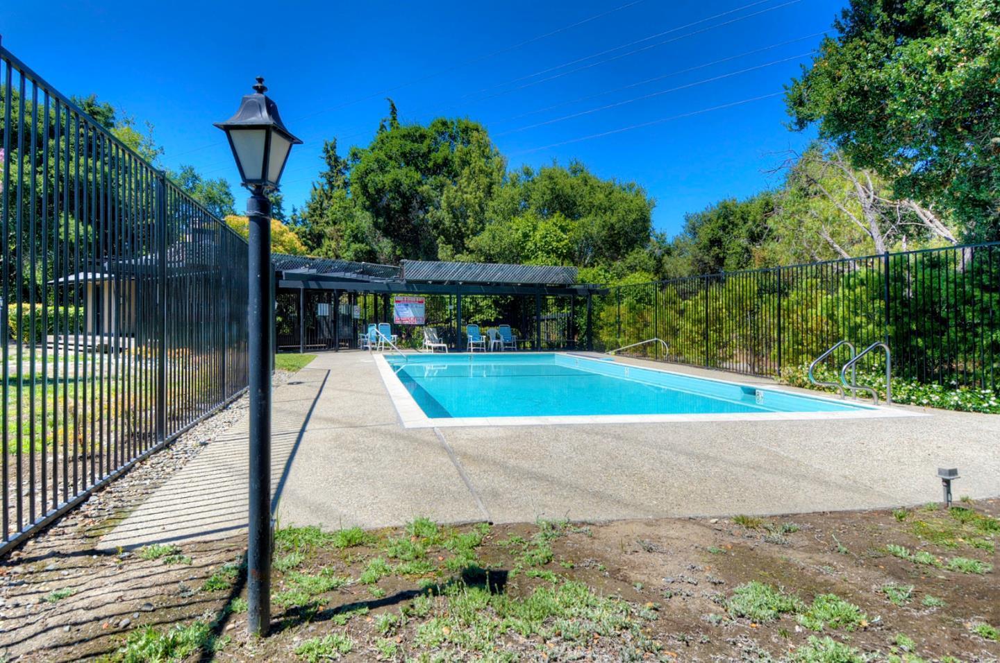 Detail Gallery Image 40 of 48 For 1209 Blackberry Ter, Sunnyvale,  CA 94087 - 2 Beds | 2 Baths