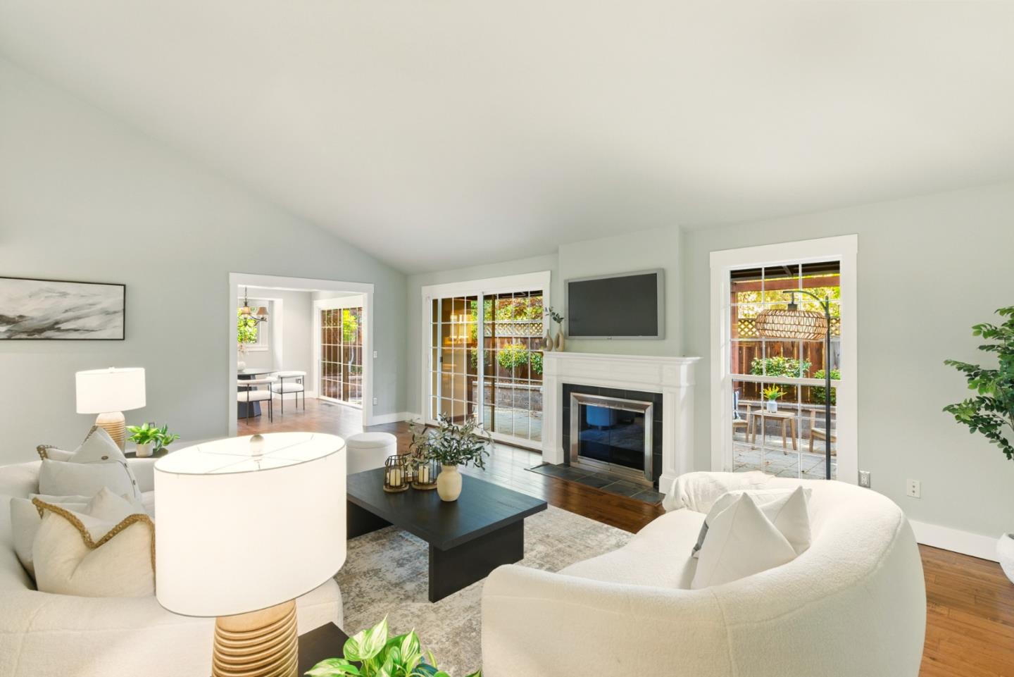 Detail Gallery Image 7 of 48 For 1209 Blackberry Ter, Sunnyvale,  CA 94087 - 2 Beds | 2 Baths