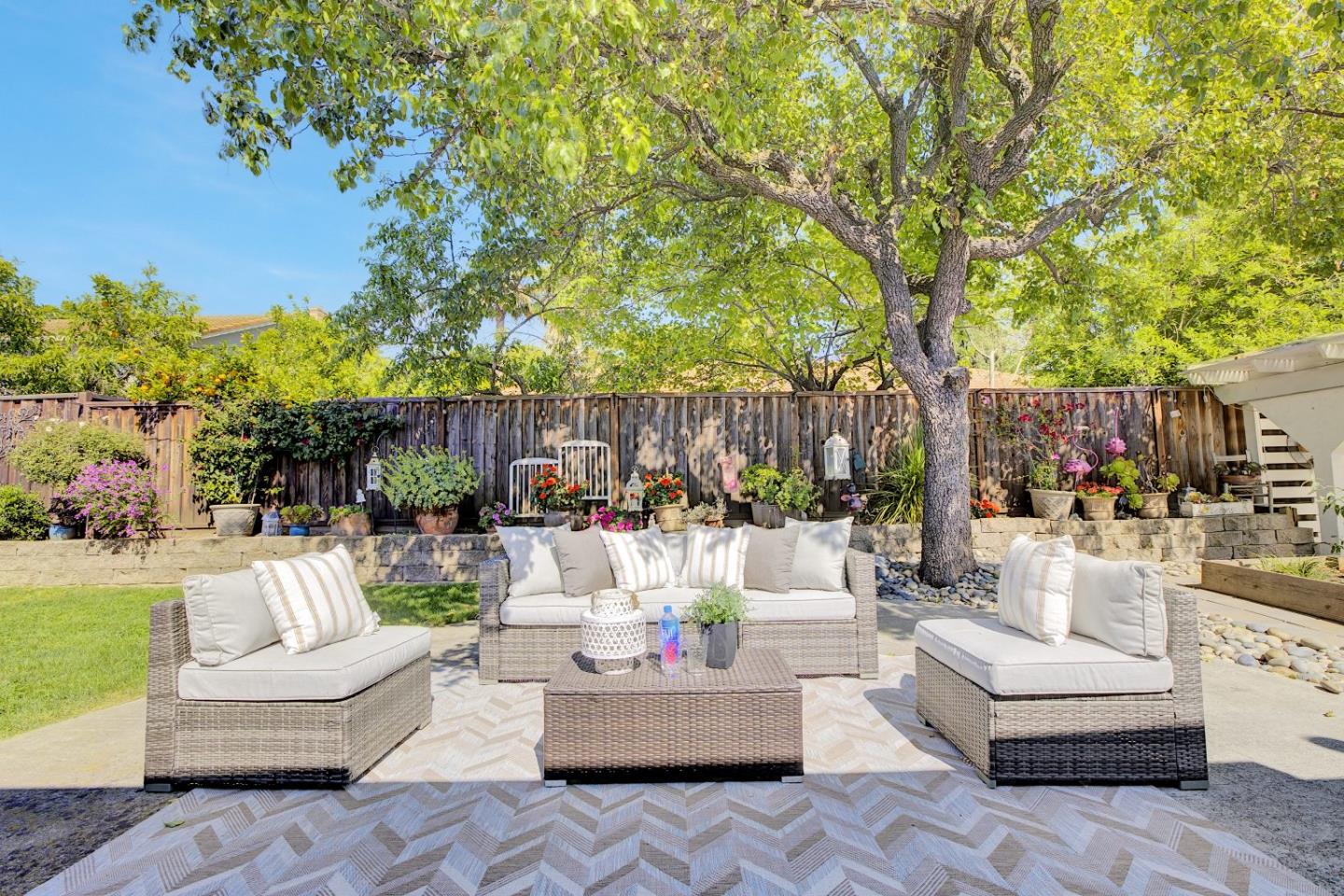 Detail Gallery Image 31 of 44 For 4954 Rue Bordeaux, San Jose,  CA 95136 - 3 Beds | 2 Baths