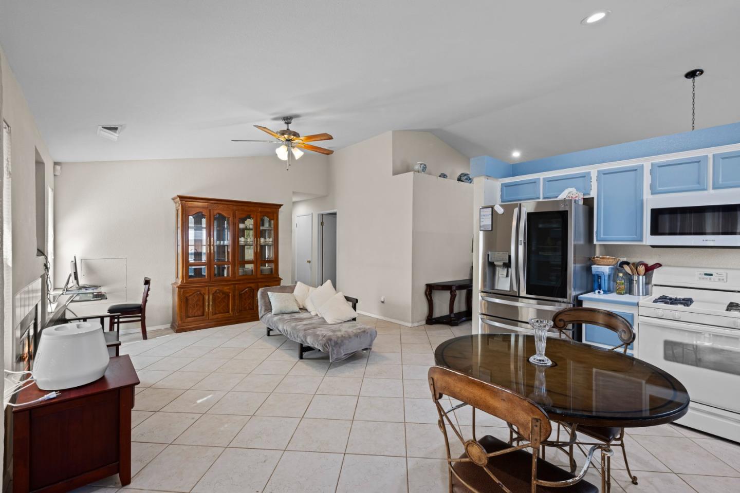 Detail Gallery Image 11 of 20 For 840 Babbs Creek Dr, Gilroy,  CA 95020 - 3 Beds | 2 Baths
