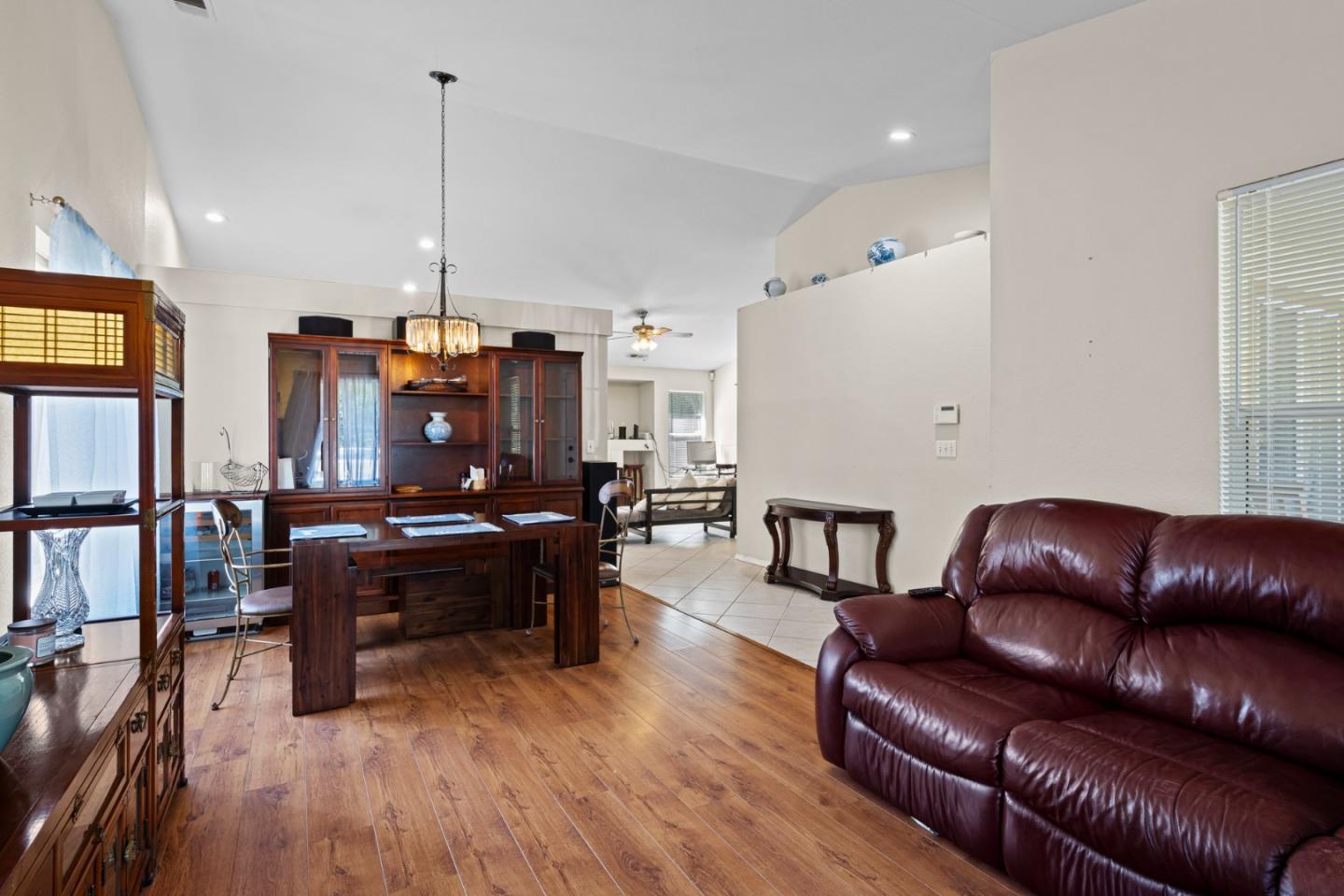 Detail Gallery Image 5 of 20 For 840 Babbs Creek Dr, Gilroy,  CA 95020 - 3 Beds | 2 Baths