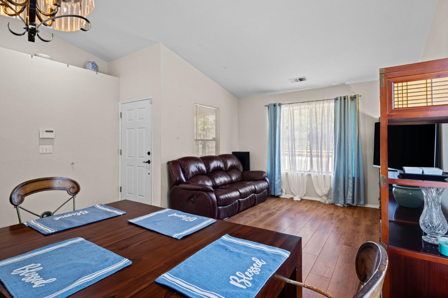 Detail Gallery Image 6 of 20 For 840 Babbs Creek Dr, Gilroy,  CA 95020 - 3 Beds | 2 Baths