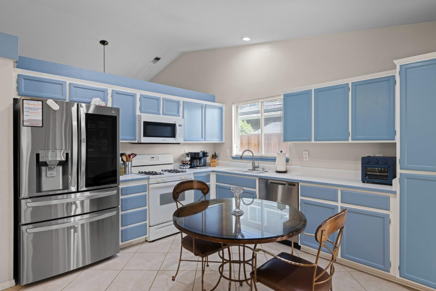 Detail Gallery Image 9 of 20 For 840 Babbs Creek Dr, Gilroy,  CA 95020 - 3 Beds | 2 Baths