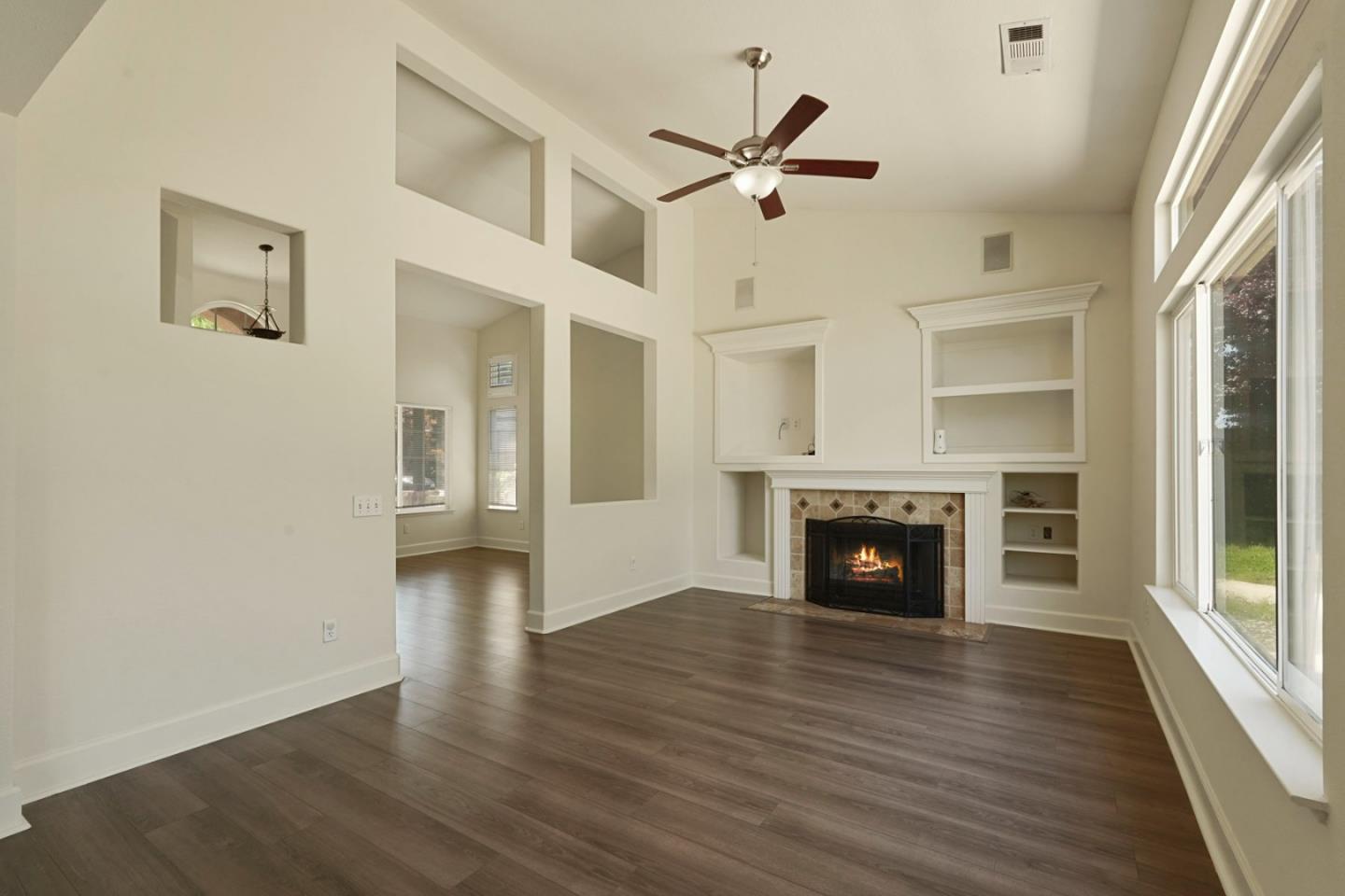Detail Gallery Image 11 of 54 For 3157 Autumn Chase Cir, Stockton,  CA 95219 - 3 Beds | 2/1 Baths