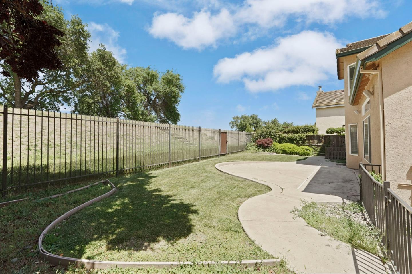 Detail Gallery Image 39 of 54 For 3157 Autumn Chase Cir, Stockton,  CA 95219 - 3 Beds | 2/1 Baths