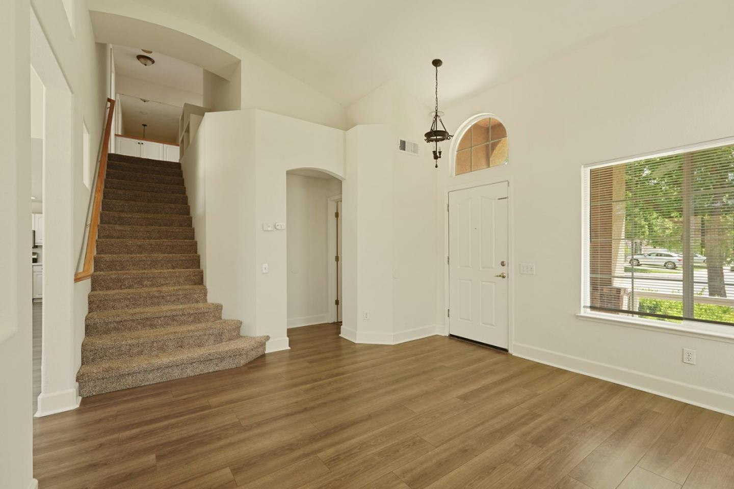 Detail Gallery Image 8 of 54 For 3157 Autumn Chase Cir, Stockton,  CA 95219 - 3 Beds | 2/1 Baths