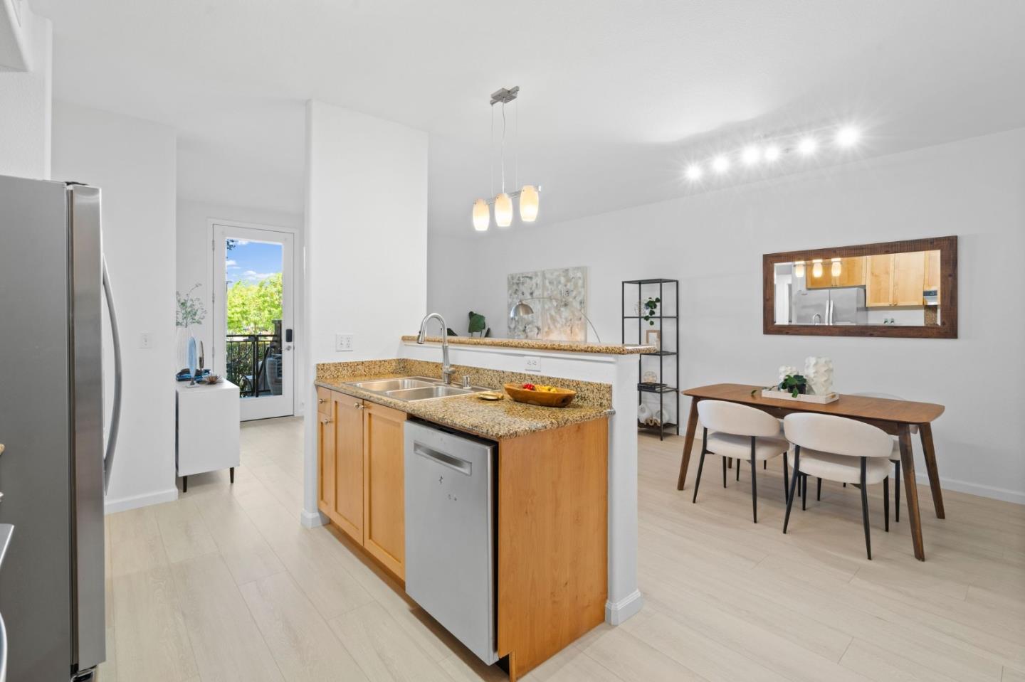 Detail Gallery Image 12 of 48 For 19503 Stevens Creek Blvd #151,  Cupertino,  CA 95014 - 2 Beds | 2 Baths