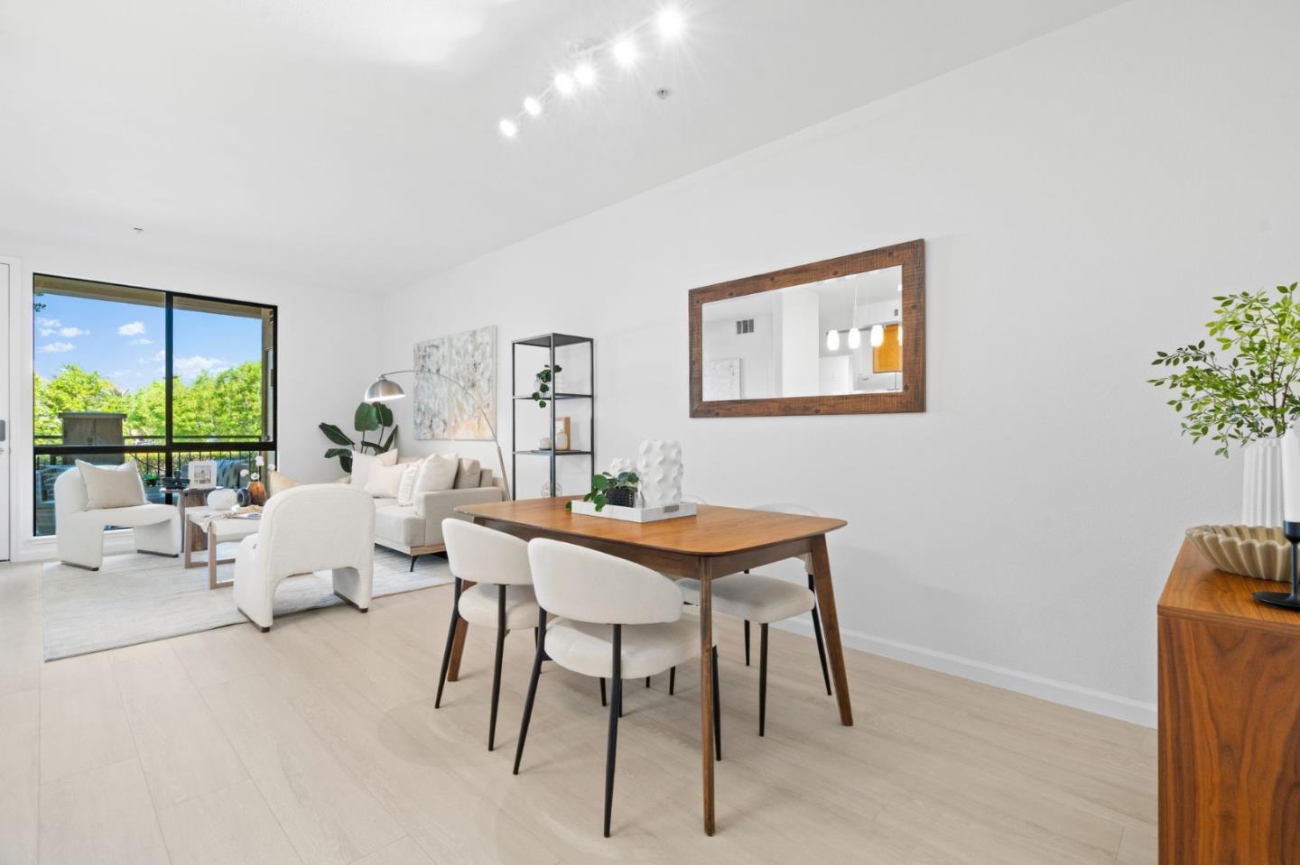 Detail Gallery Image 6 of 48 For 19503 Stevens Creek Blvd #151,  Cupertino,  CA 95014 - 2 Beds | 2 Baths