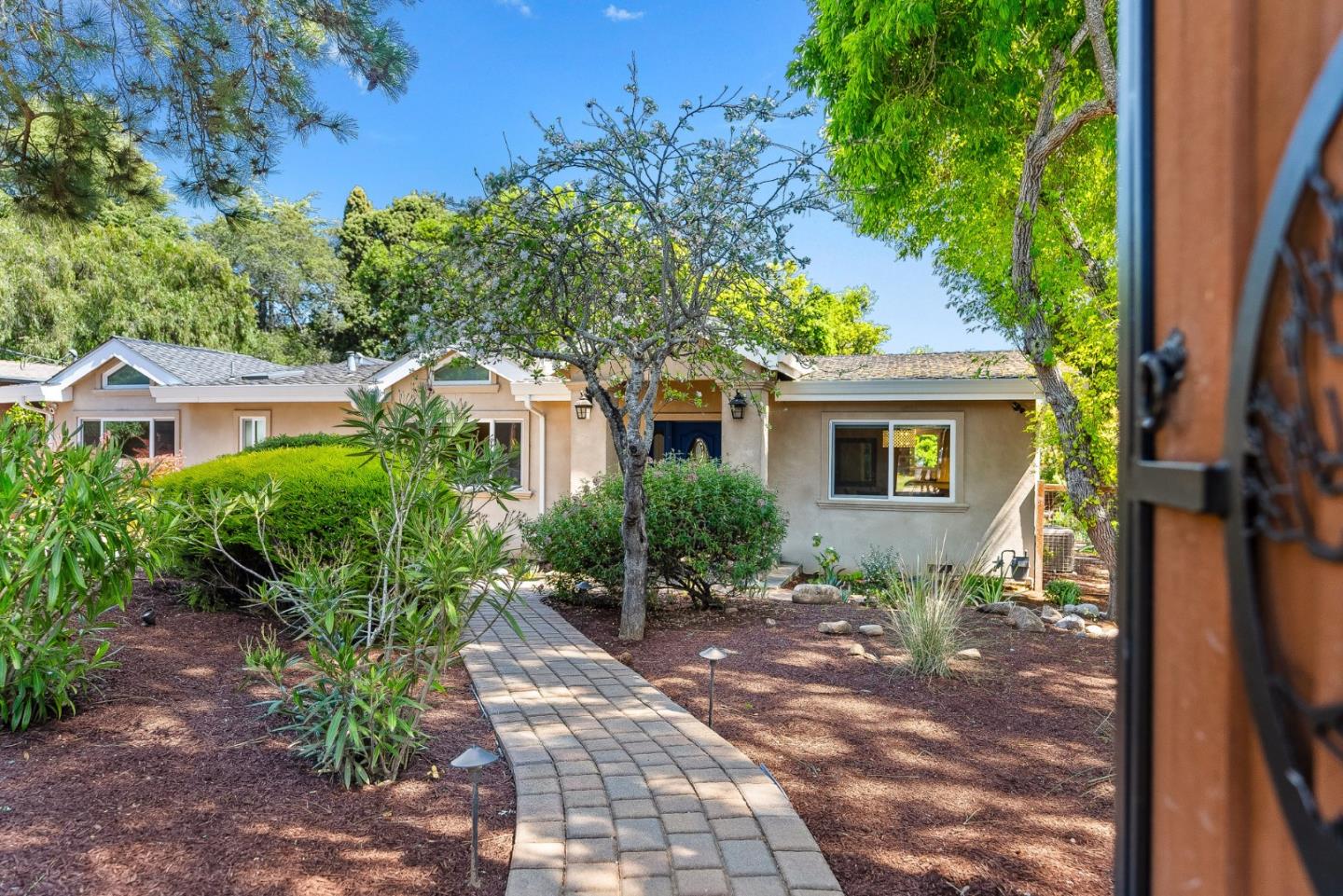 Detail Gallery Image 5 of 33 For 75 Poppy Rd, Carmel Valley,  CA 93924 - 3 Beds | 2/1 Baths