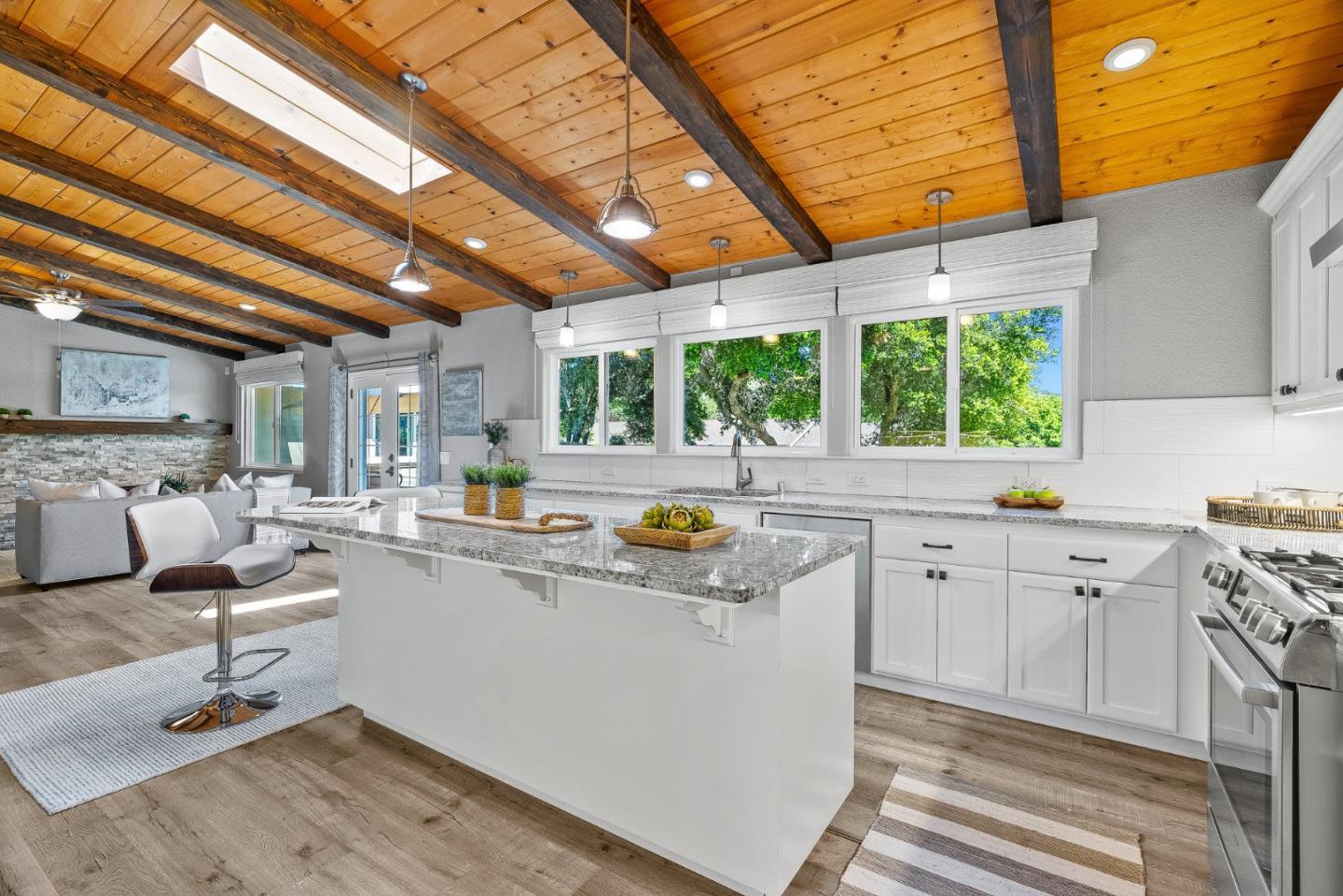 Detail Gallery Image 6 of 33 For 75 Poppy Rd, Carmel Valley,  CA 93924 - 3 Beds | 2/1 Baths