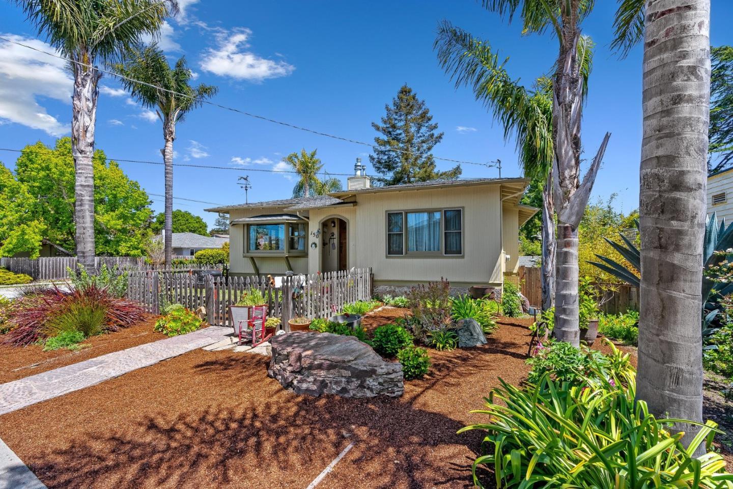 Detail Gallery Image 2 of 47 For 150 Darwin St, Santa Cruz,  CA 95062 - – Beds | – Baths