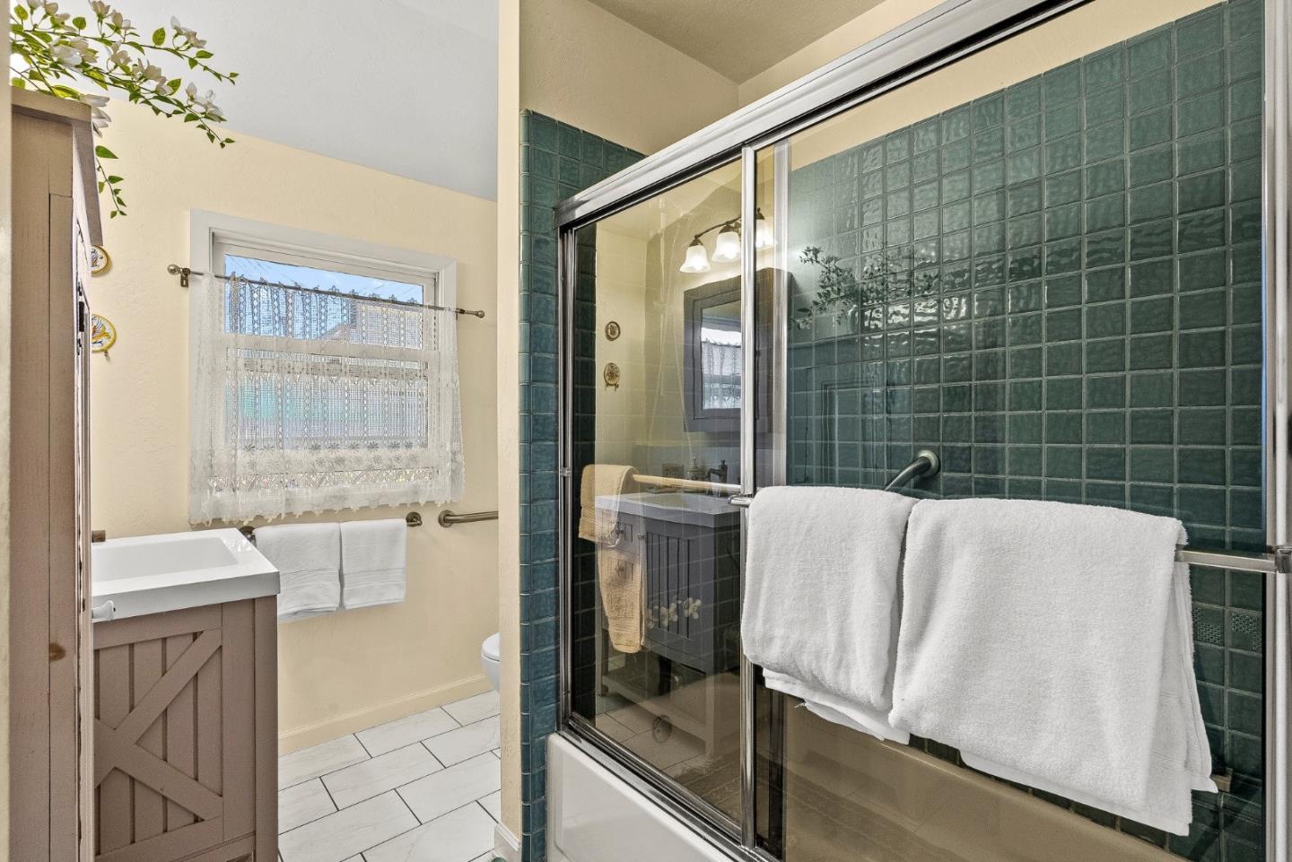 Detail Gallery Image 21 of 47 For 150 Darwin St, Santa Cruz,  CA 95062 - – Beds | – Baths