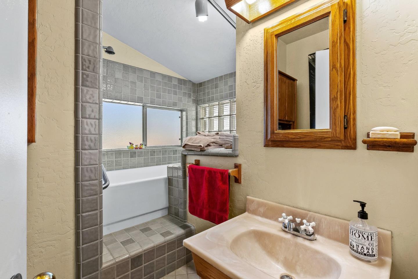 Detail Gallery Image 26 of 47 For 150 Darwin St, Santa Cruz,  CA 95062 - – Beds | – Baths