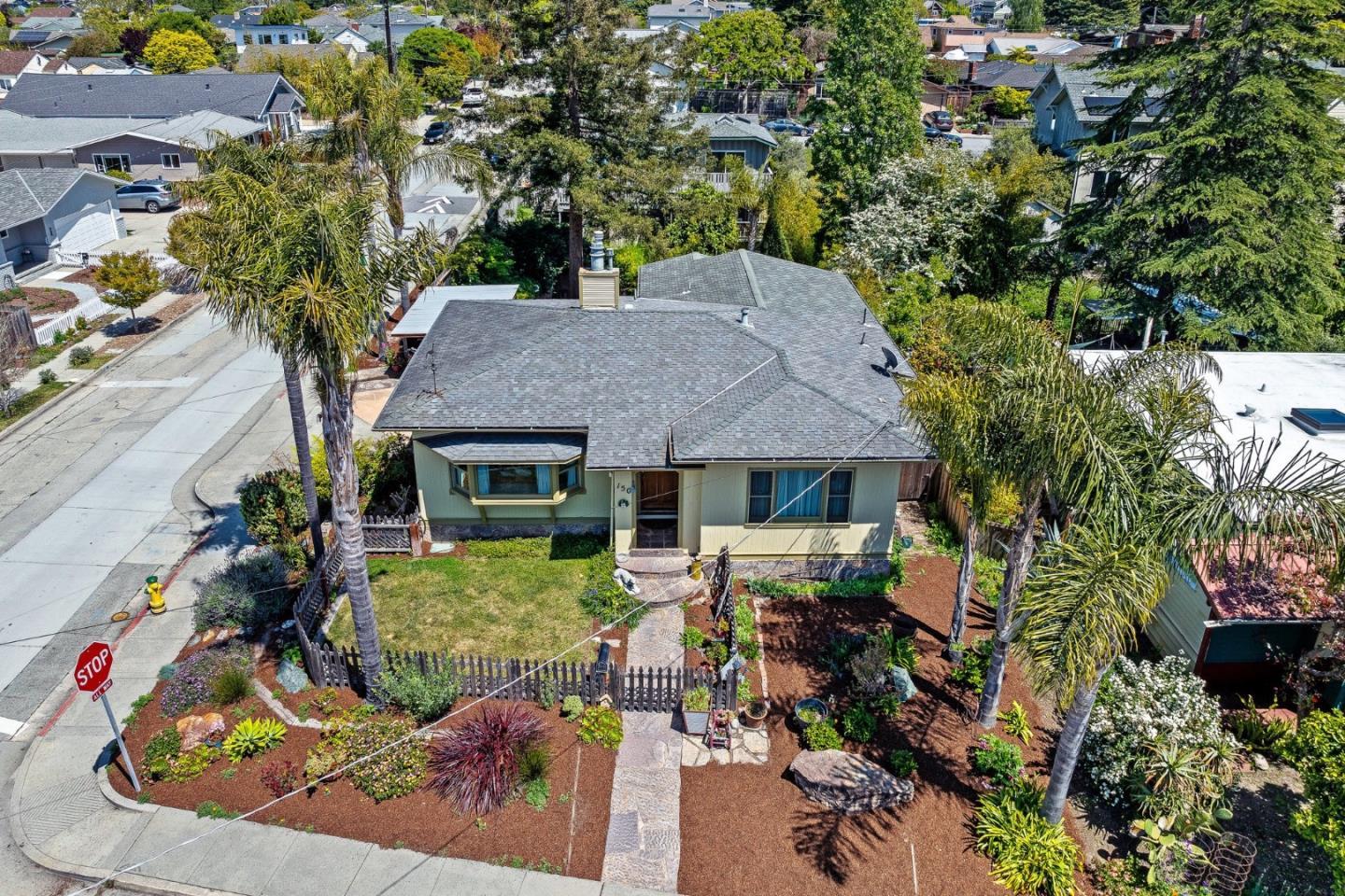 Detail Gallery Image 44 of 47 For 150 Darwin St, Santa Cruz,  CA 95062 - – Beds | – Baths