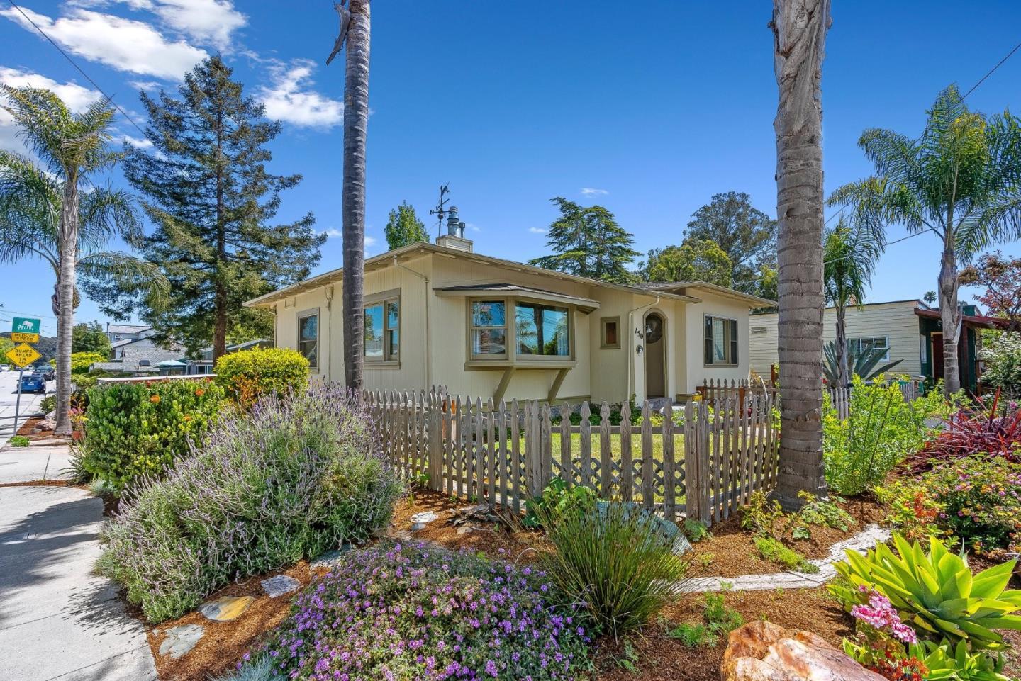 Detail Gallery Image 5 of 47 For 150 Darwin St, Santa Cruz,  CA 95062 - – Beds | – Baths