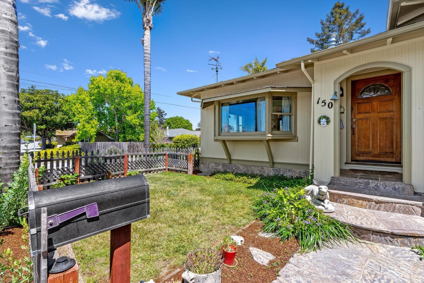 Detail Gallery Image 8 of 47 For 150 Darwin St, Santa Cruz,  CA 95062 - – Beds | – Baths