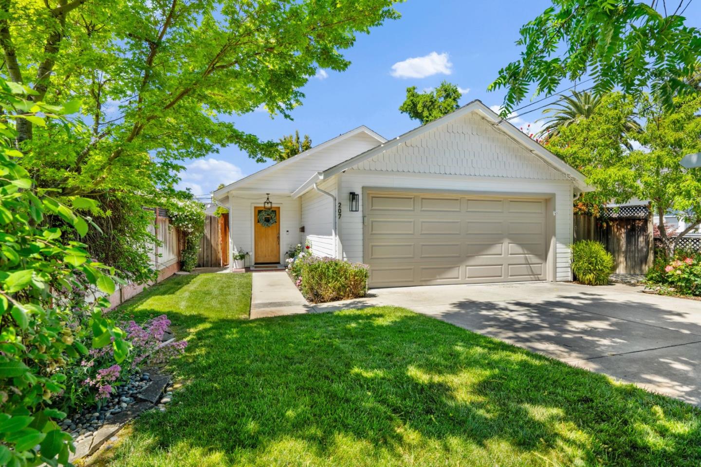 Detail Gallery Image 1 of 62 For 207 Brooklyn Ave, San Jose,  CA 95128 - 3 Beds | 2 Baths
