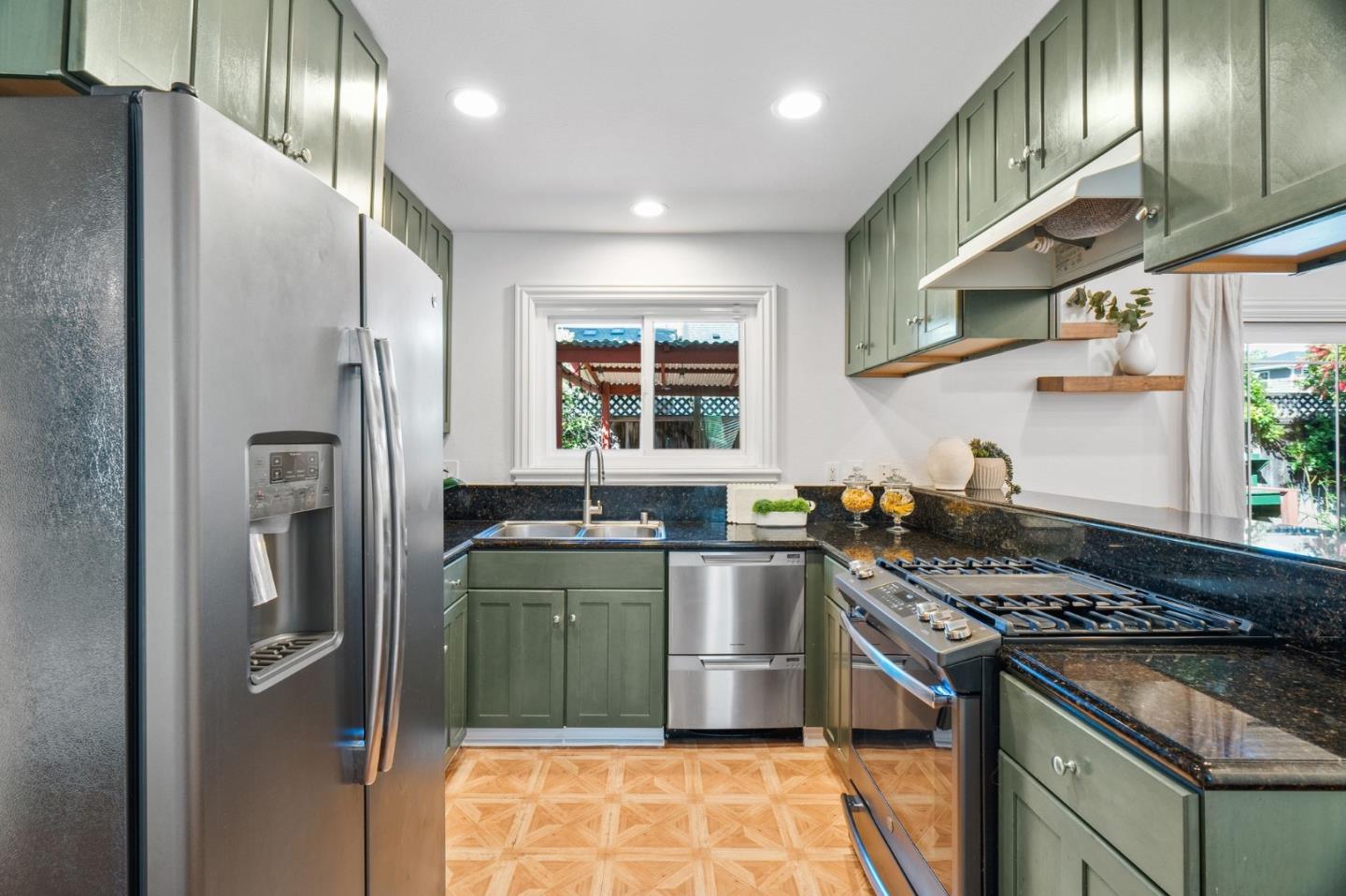Detail Gallery Image 12 of 62 For 207 Brooklyn Ave, San Jose,  CA 95128 - 3 Beds | 2 Baths