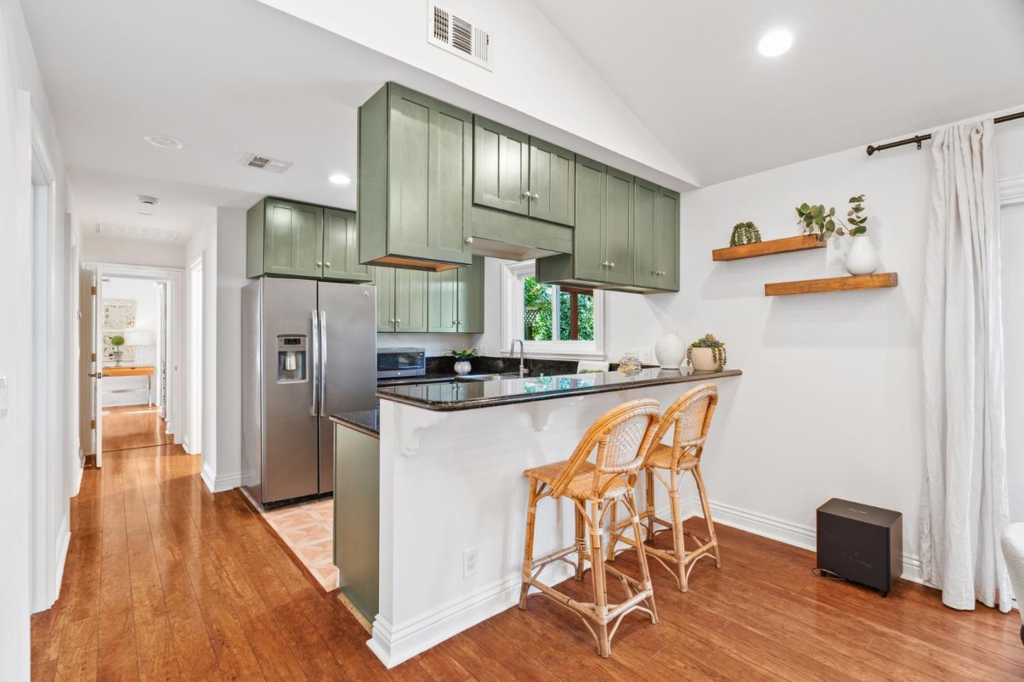 Detail Gallery Image 13 of 62 For 207 Brooklyn Ave, San Jose,  CA 95128 - 3 Beds | 2 Baths