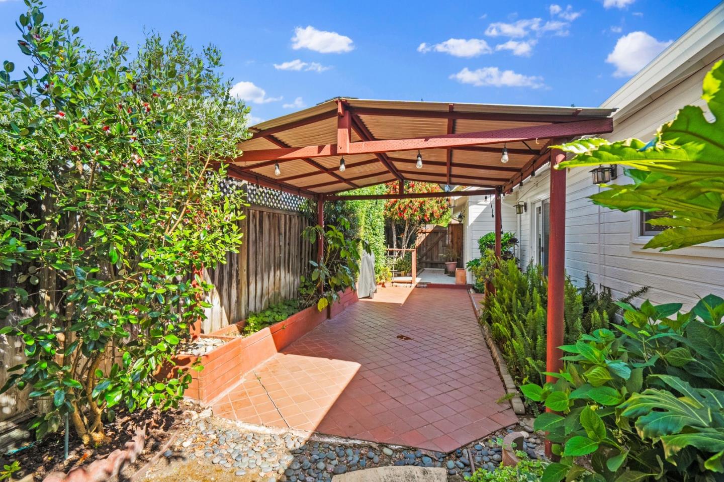 Detail Gallery Image 37 of 62 For 207 Brooklyn Ave, San Jose,  CA 95128 - 3 Beds | 2 Baths