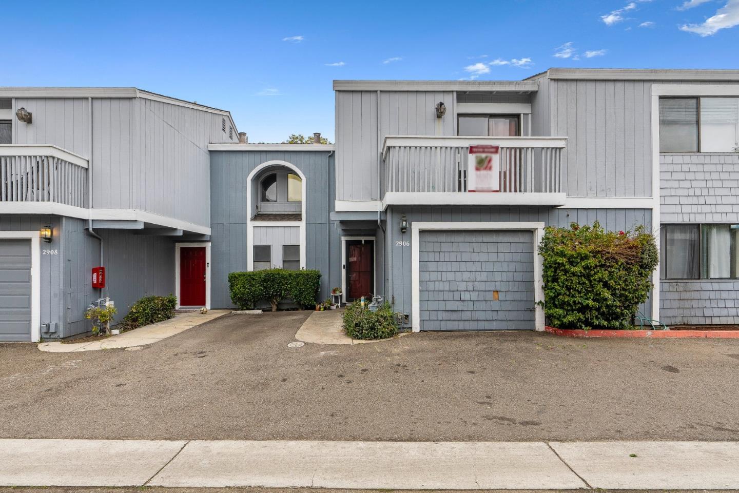 Detail Gallery Image 1 of 25 For 2906 Leotar Cir, Santa Cruz,  CA 95062 - 2 Beds | 2/1 Baths