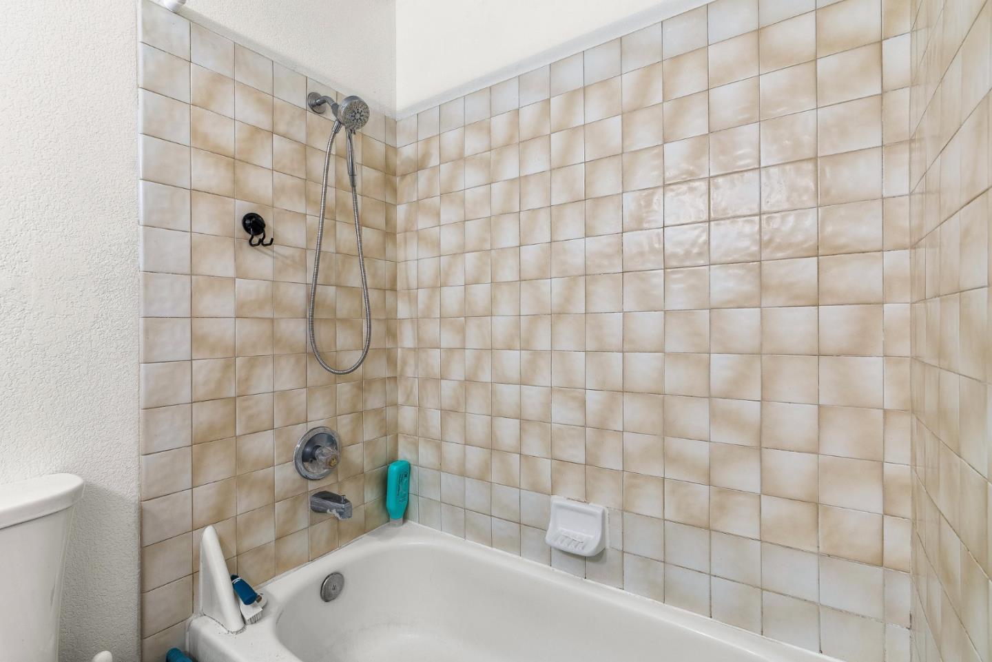Detail Gallery Image 12 of 25 For 2906 Leotar Cir, Santa Cruz,  CA 95062 - 2 Beds | 2/1 Baths