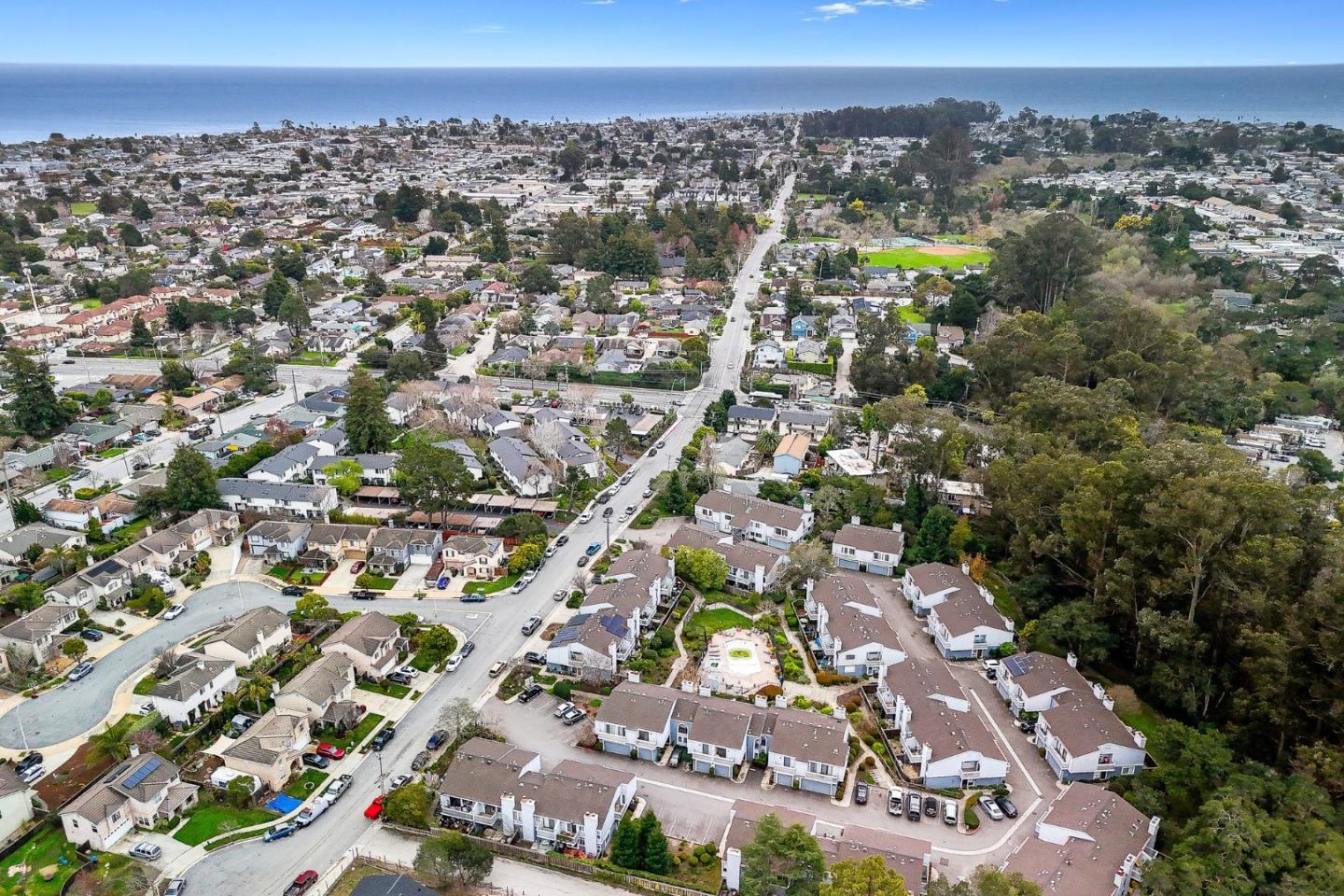 Detail Gallery Image 23 of 25 For 2906 Leotar Cir, Santa Cruz,  CA 95062 - 2 Beds | 2/1 Baths