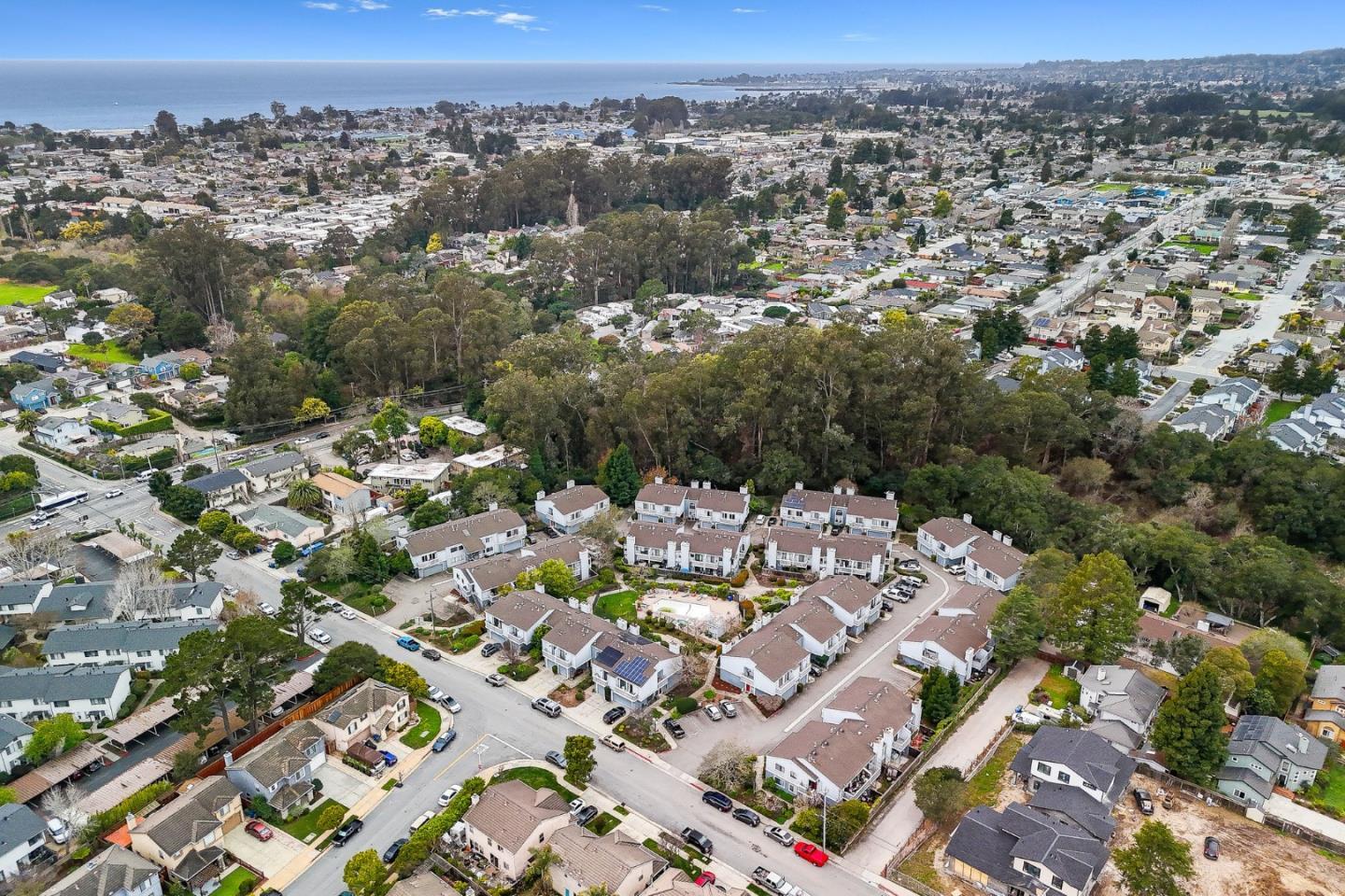 Detail Gallery Image 24 of 25 For 2906 Leotar Cir, Santa Cruz,  CA 95062 - 2 Beds | 2/1 Baths