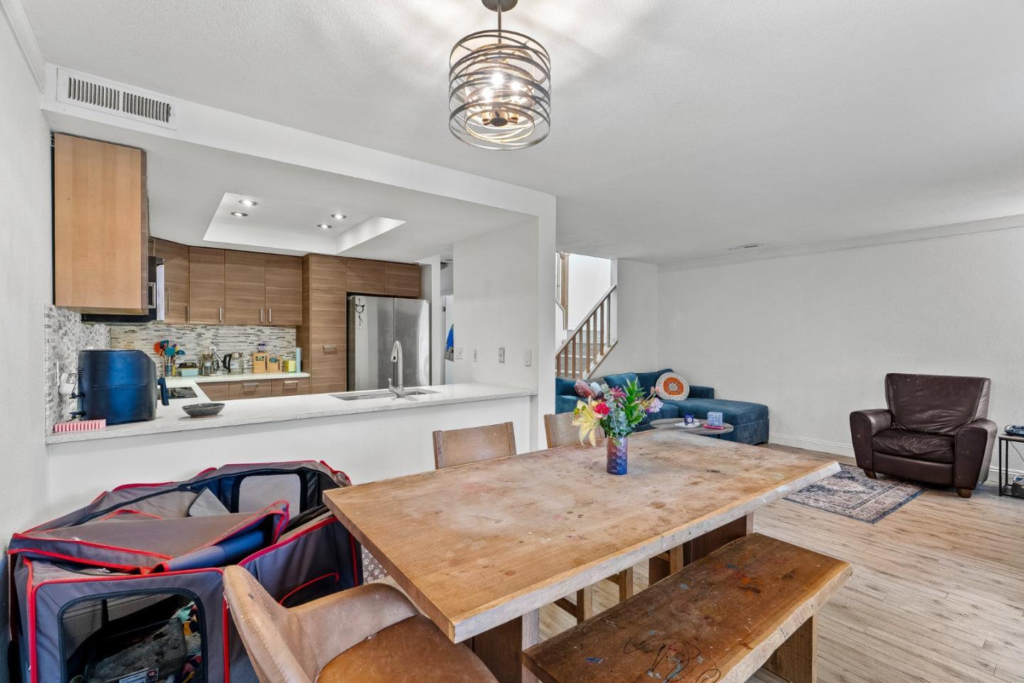 Detail Gallery Image 8 of 25 For 2906 Leotar Cir, Santa Cruz,  CA 95062 - 2 Beds | 2/1 Baths