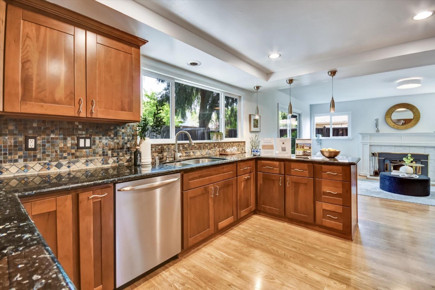 Detail Gallery Image 14 of 42 For 6234 Woosley Dr, San Jose,  CA 95123 - 4 Beds | 2/1 Baths