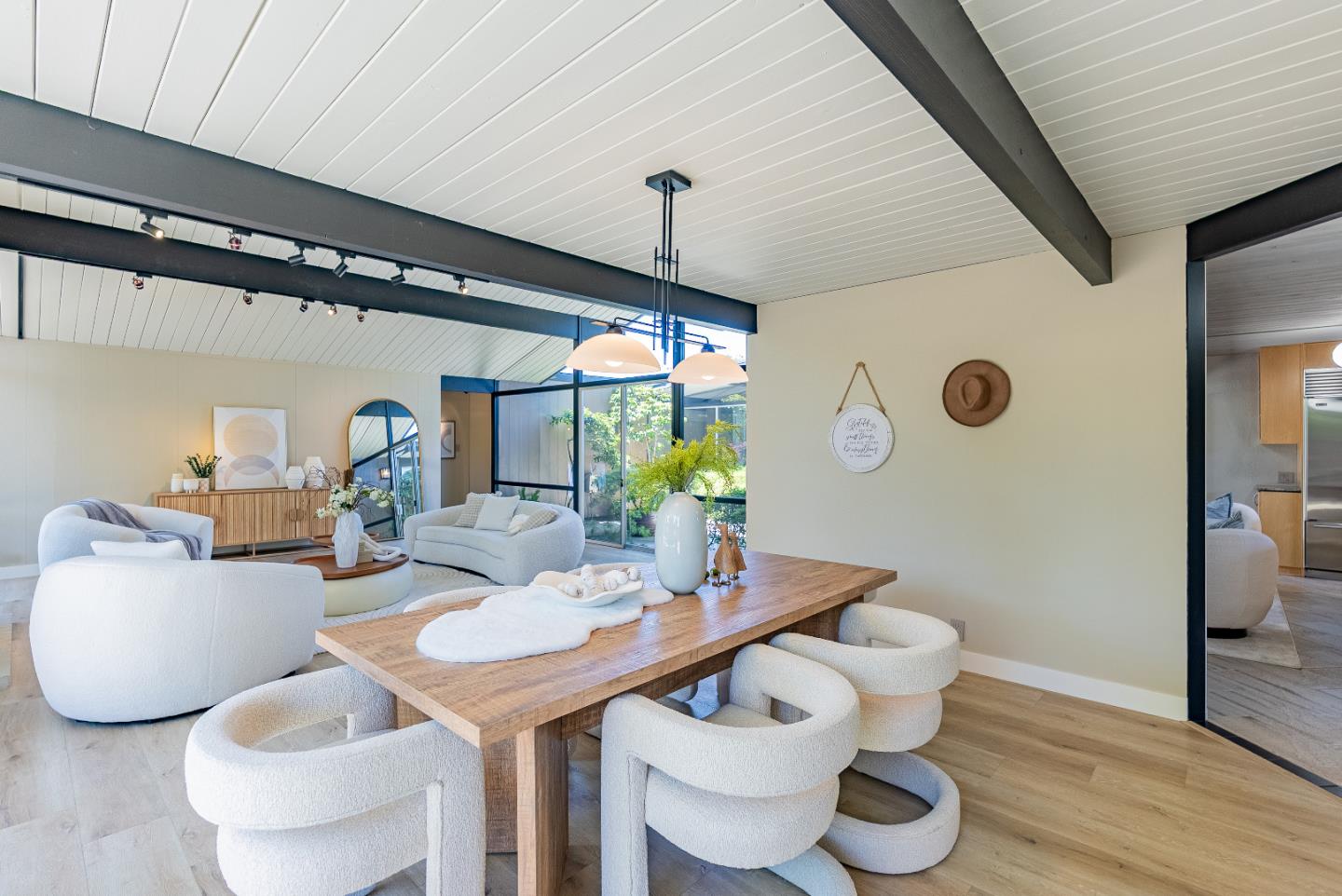 Detail Gallery Image 16 of 58 For 814 Beaverton Ct, Sunnyvale,  CA 94087 - 4 Beds | 2 Baths