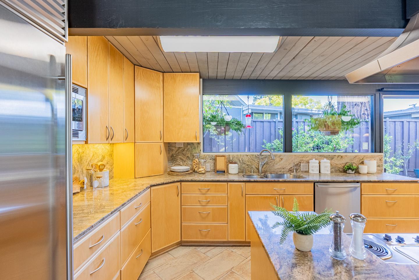 Detail Gallery Image 21 of 58 For 814 Beaverton Ct, Sunnyvale,  CA 94087 - 4 Beds | 2 Baths