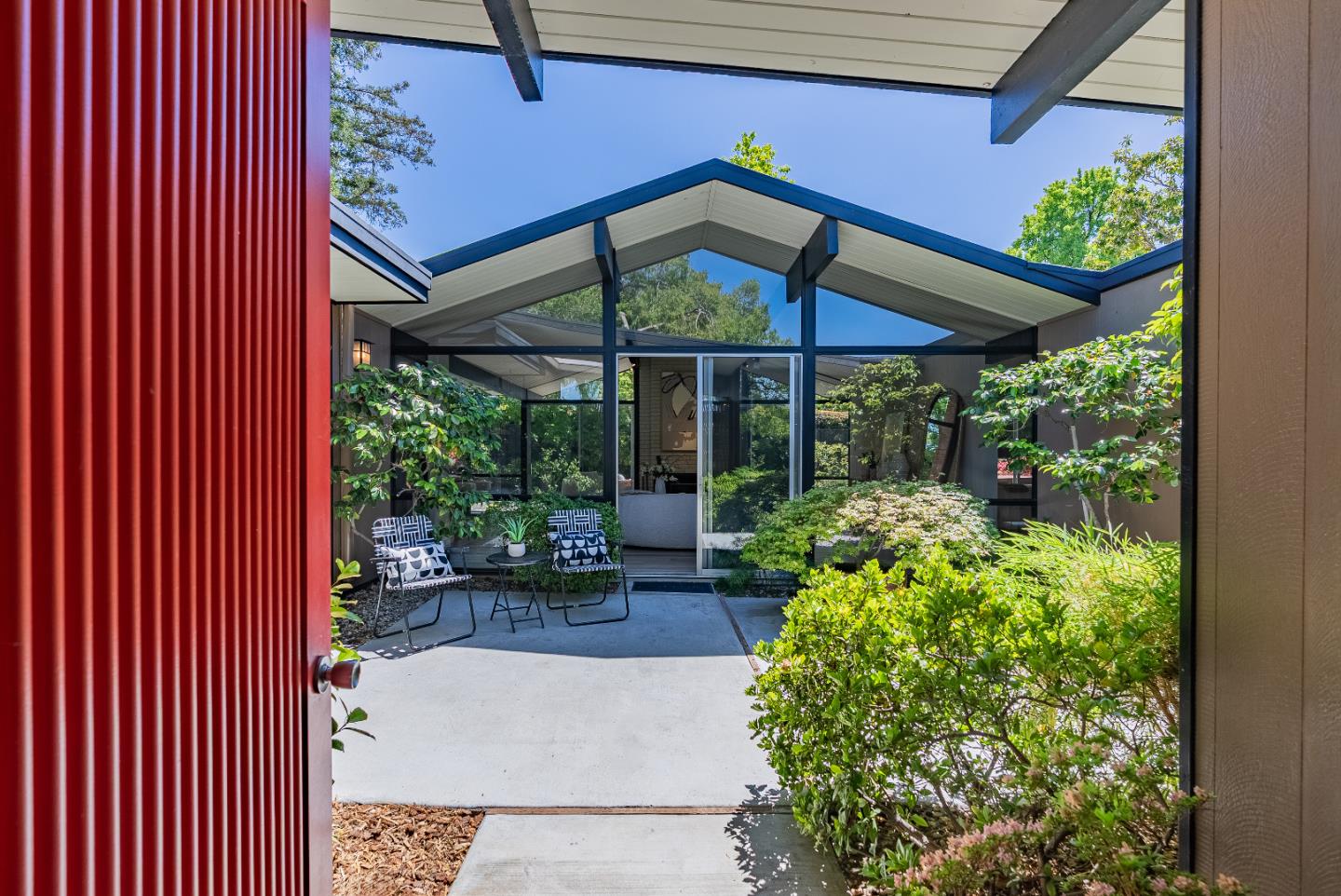 Detail Gallery Image 5 of 58 For 814 Beaverton Ct, Sunnyvale,  CA 94087 - 4 Beds | 2 Baths