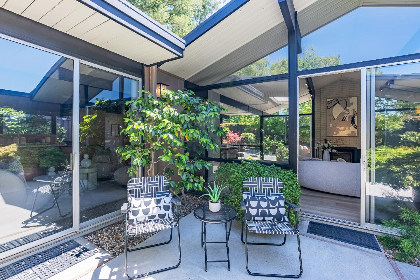 Detail Gallery Image 7 of 58 For 814 Beaverton Ct, Sunnyvale,  CA 94087 - 4 Beds | 2 Baths