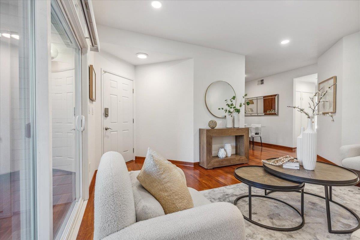 Detail Gallery Image 18 of 21 For 248 Shadow Run Dr, San Jose,  CA 95110 - 2 Beds | 2 Baths