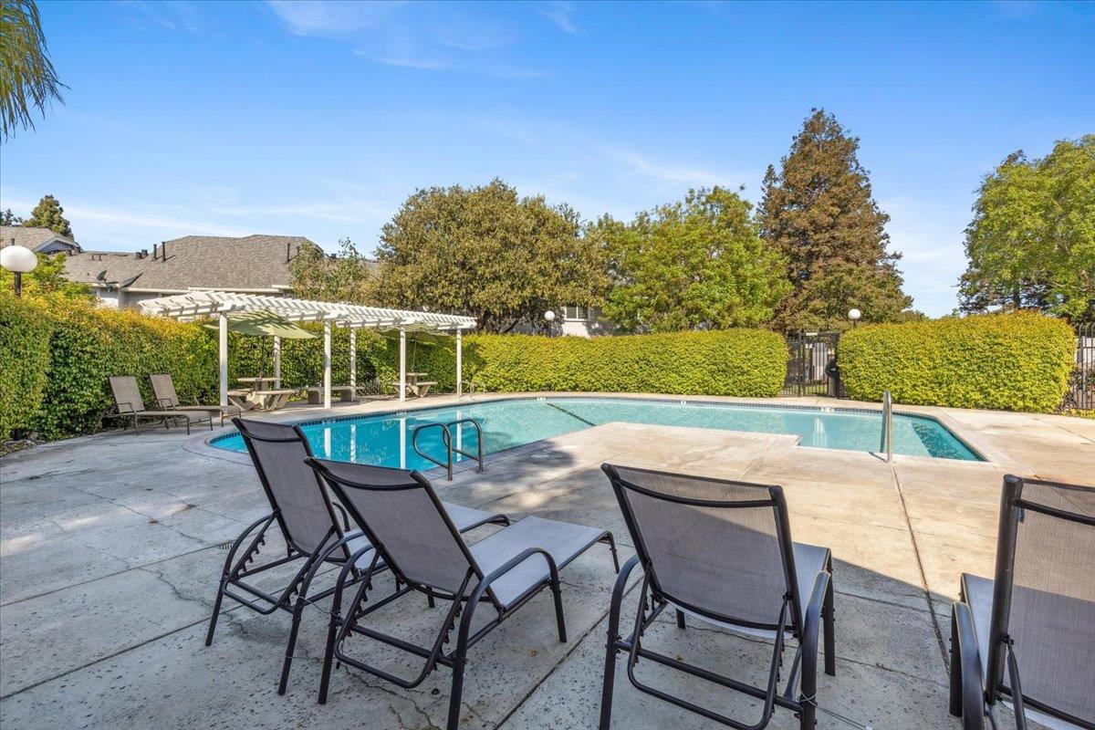 Detail Gallery Image 21 of 21 For 248 Shadow Run Dr, San Jose,  CA 95110 - 2 Beds | 2 Baths