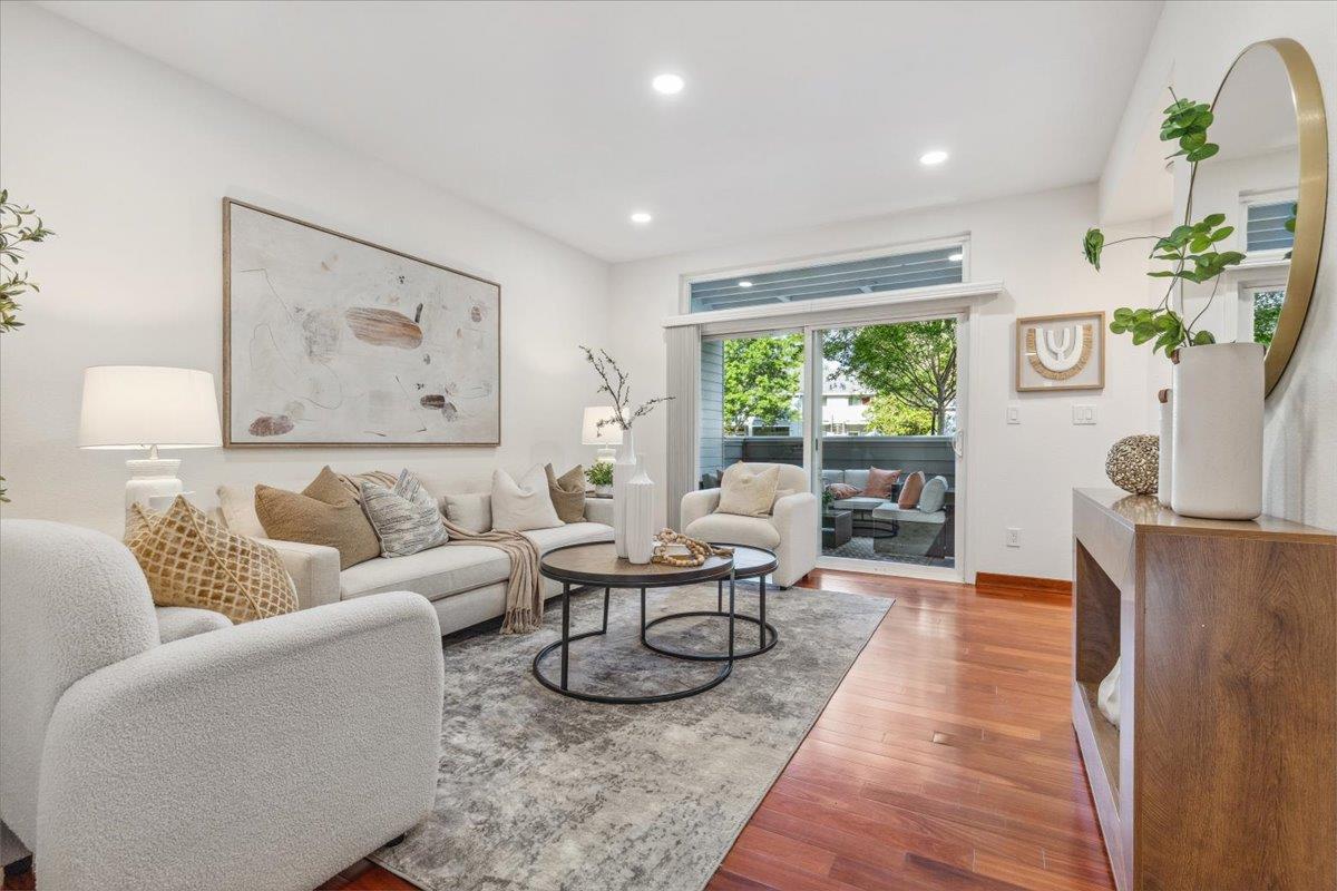 Detail Gallery Image 5 of 21 For 248 Shadow Run Dr, San Jose,  CA 95110 - 2 Beds | 2 Baths