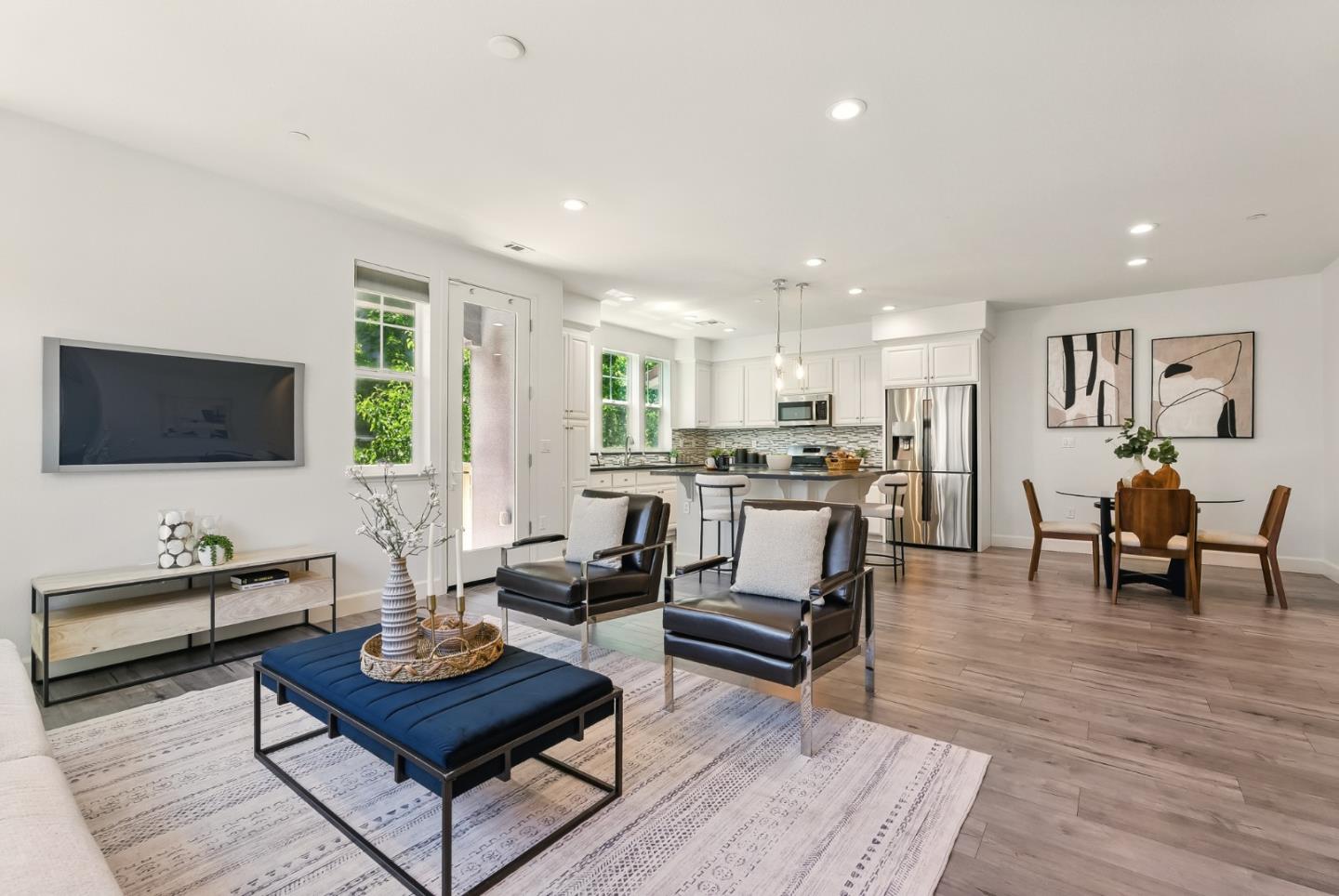 Detail Gallery Image 11 of 45 For 114 Hornbeam Ter, Sunnyvale,  CA 94086 - 3 Beds | 3/1 Baths