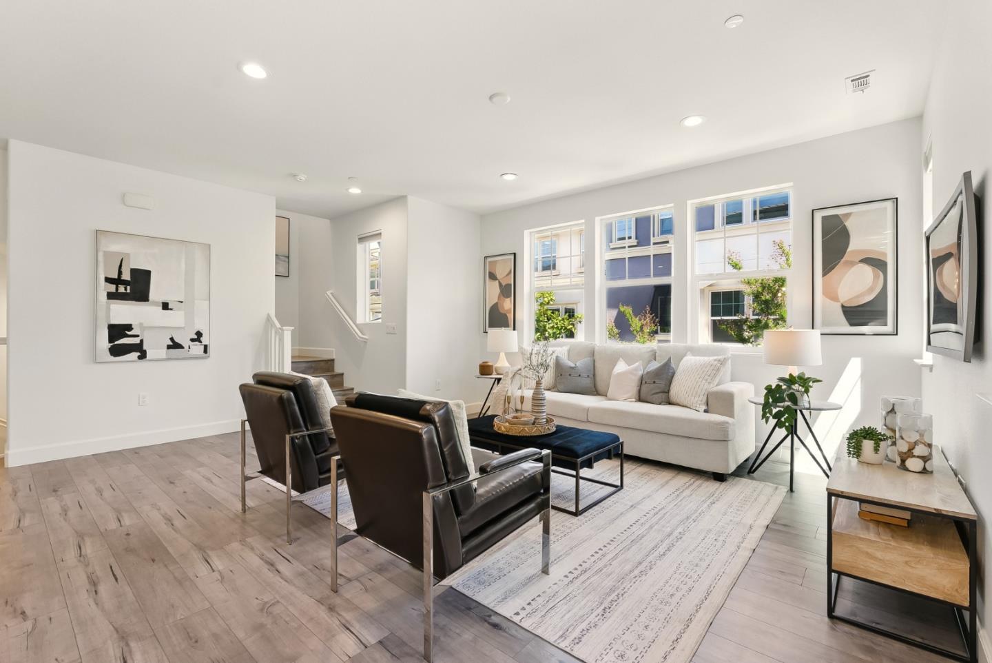 Detail Gallery Image 12 of 45 For 114 Hornbeam Ter, Sunnyvale,  CA 94086 - 3 Beds | 3/1 Baths