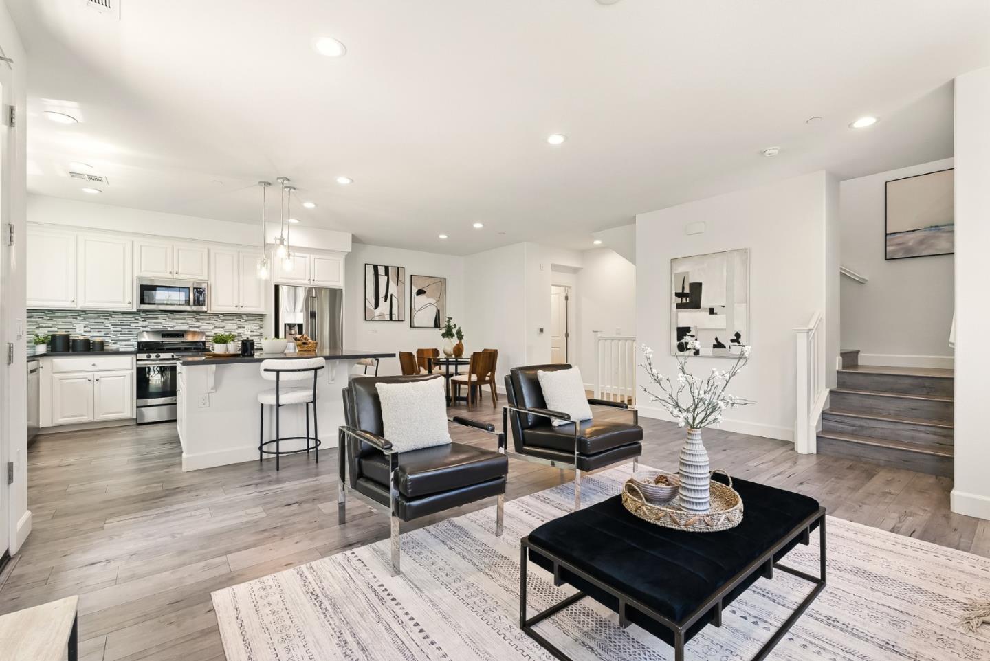 Detail Gallery Image 13 of 45 For 114 Hornbeam Ter, Sunnyvale,  CA 94086 - 3 Beds | 3/1 Baths