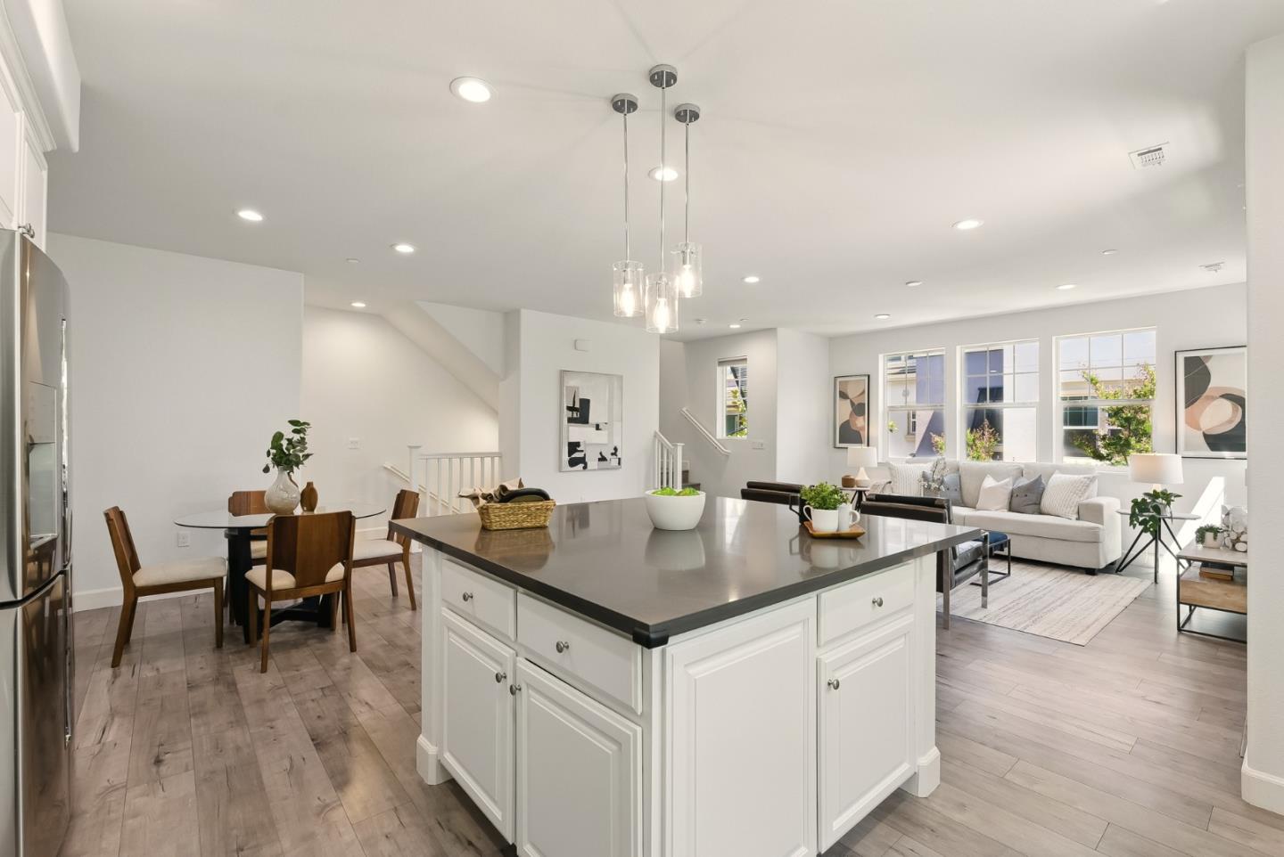 Detail Gallery Image 16 of 45 For 114 Hornbeam Ter, Sunnyvale,  CA 94086 - 3 Beds | 3/1 Baths