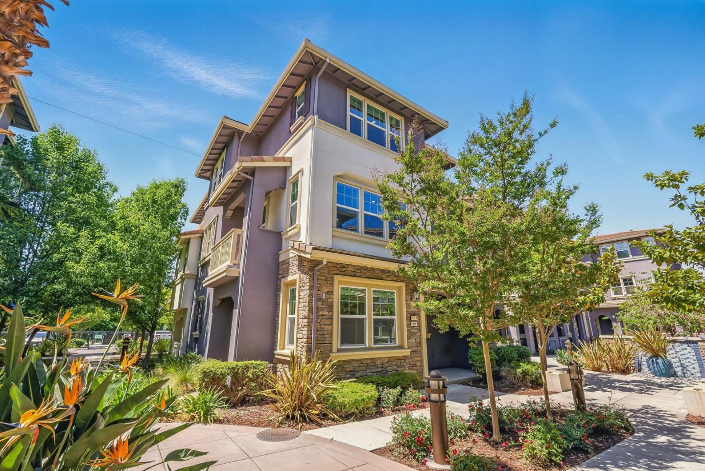 Detail Gallery Image 2 of 45 For 114 Hornbeam Ter, Sunnyvale,  CA 94086 - 3 Beds | 3/1 Baths