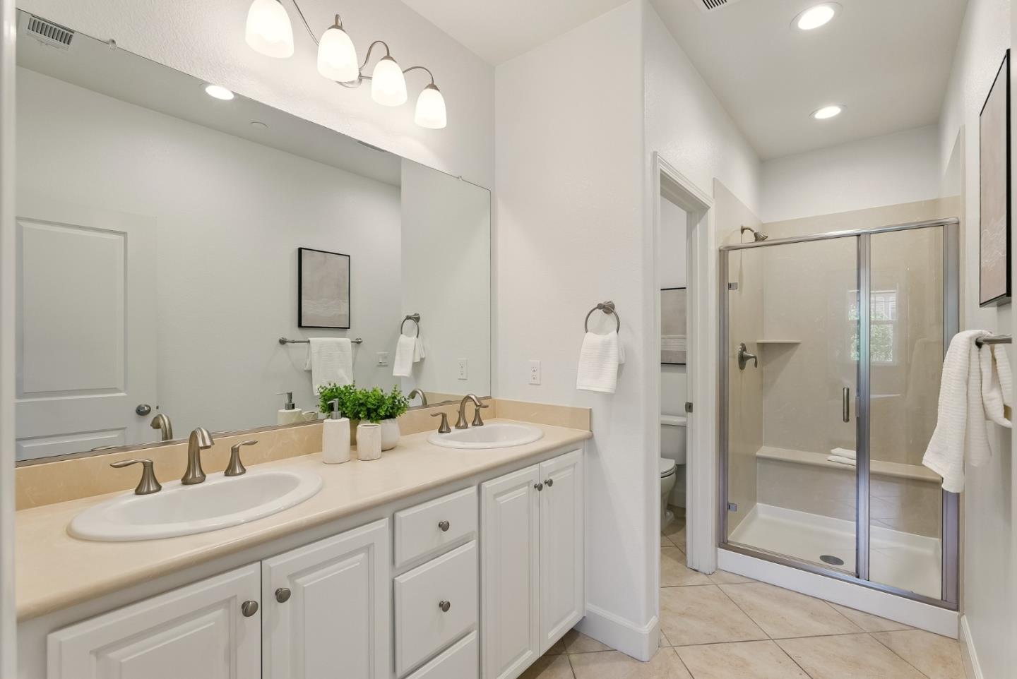 Detail Gallery Image 22 of 45 For 114 Hornbeam Ter, Sunnyvale,  CA 94086 - 3 Beds | 3/1 Baths