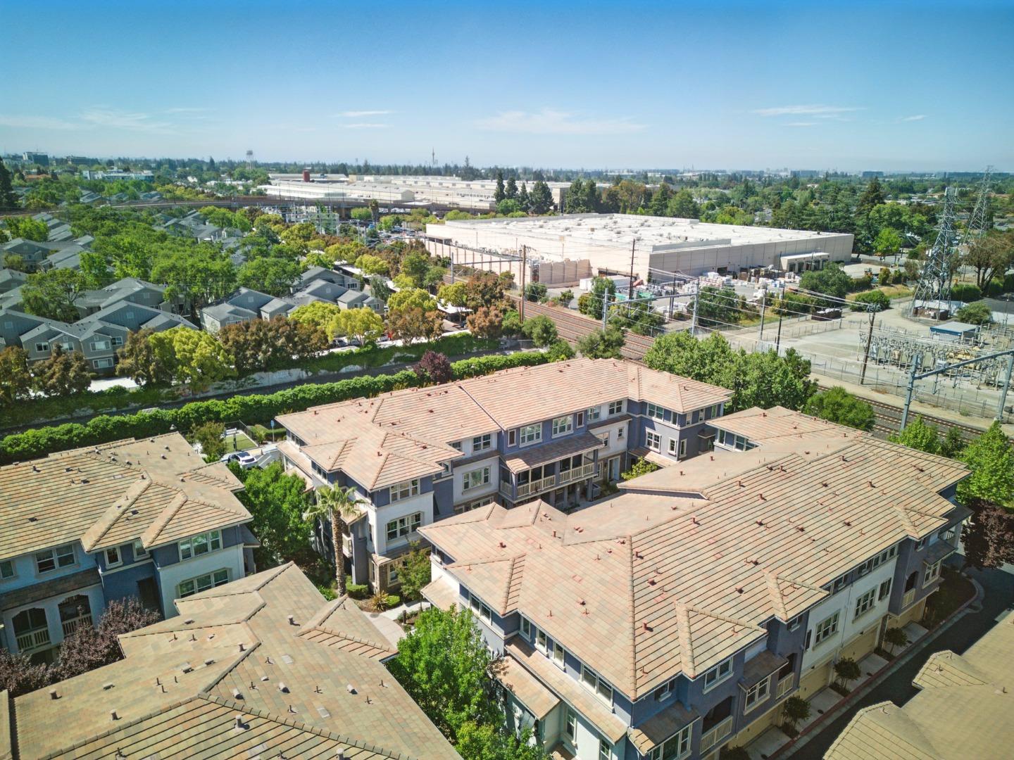 Detail Gallery Image 31 of 45 For 114 Hornbeam Ter, Sunnyvale,  CA 94086 - 3 Beds | 3/1 Baths