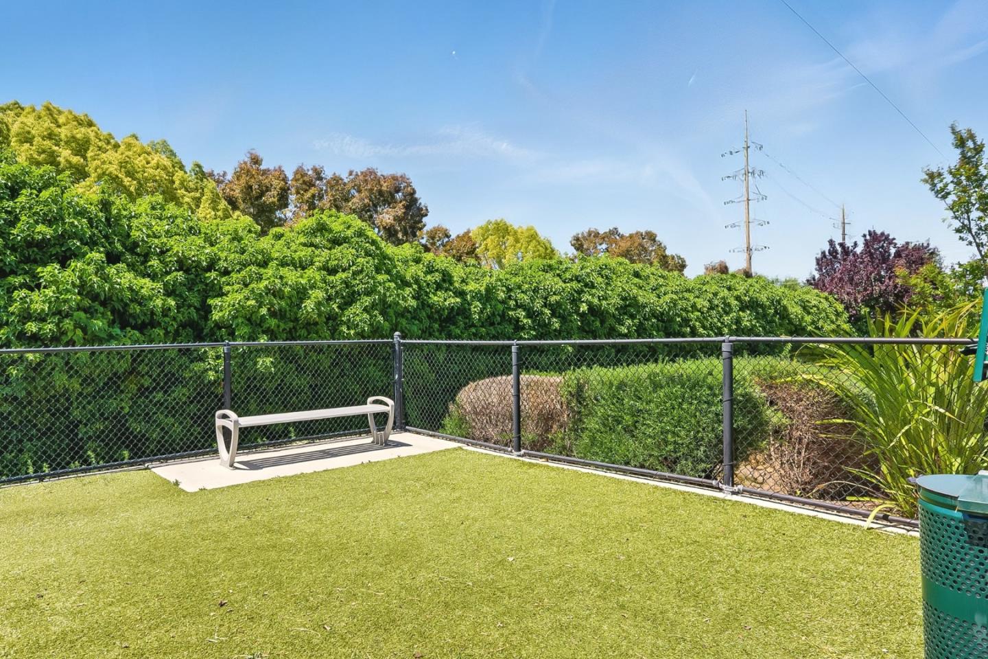 Detail Gallery Image 33 of 45 For 114 Hornbeam Ter, Sunnyvale,  CA 94086 - 3 Beds | 3/1 Baths