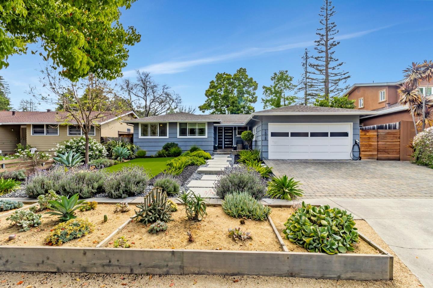 Detail Gallery Image 2 of 83 For 1528 Fernside St, Redwood City,  CA 94061 - 3 Beds | 2 Baths